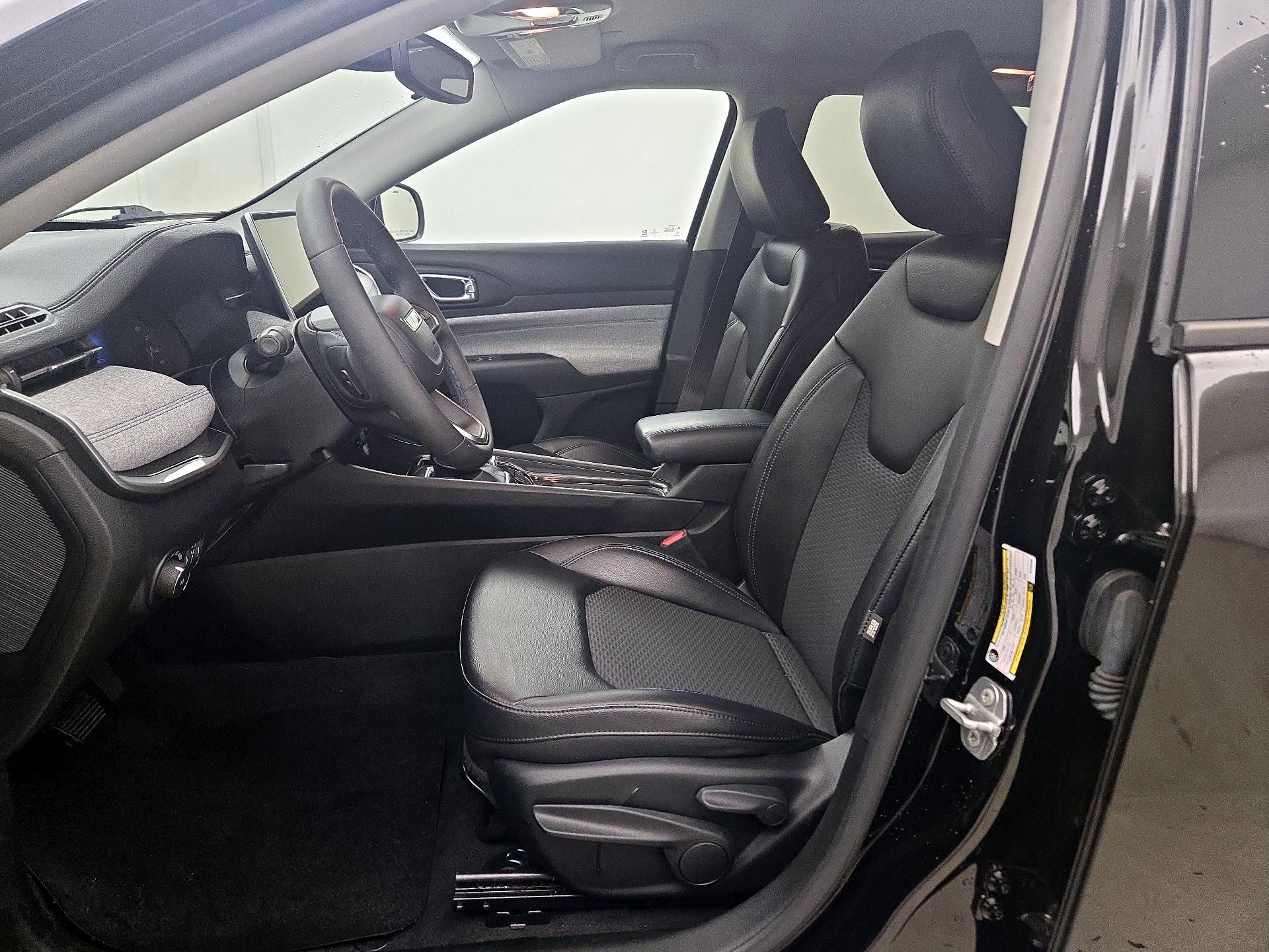 Thumbnail: 2022 Jeep Compass - 11