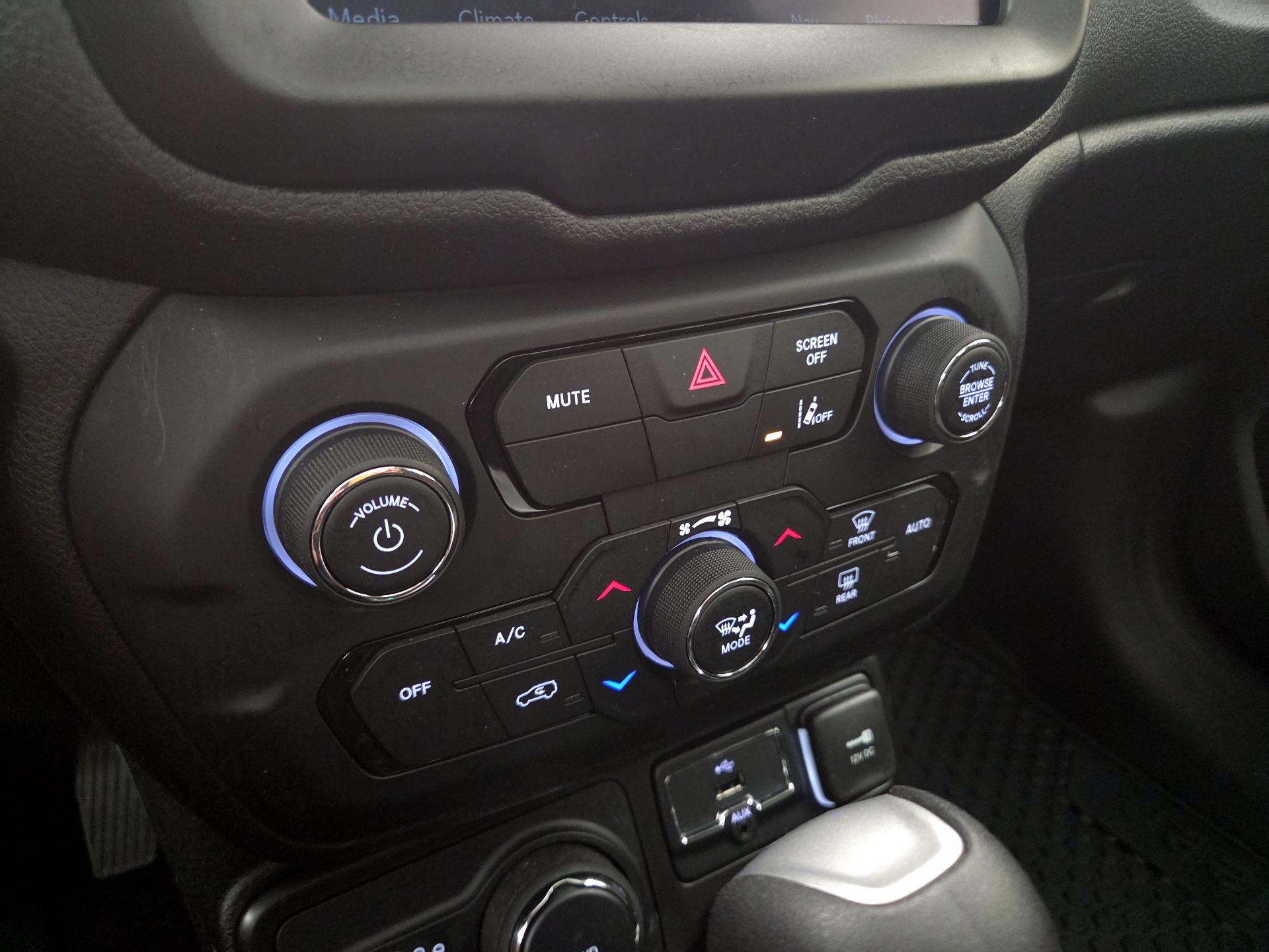 Thumbnail: 2022 Jeep Renegade - 17