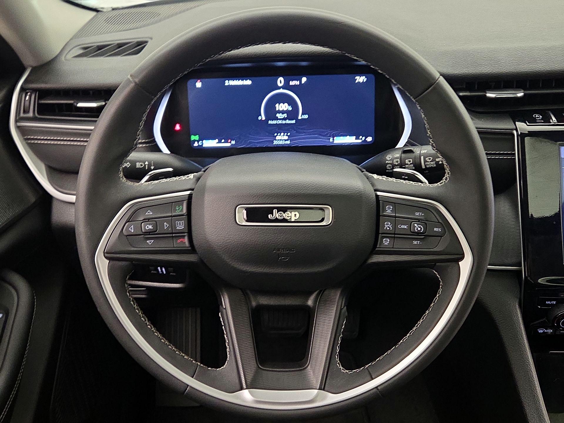 Thumbnail: 2023 Jeep Grand Cherokee - 10