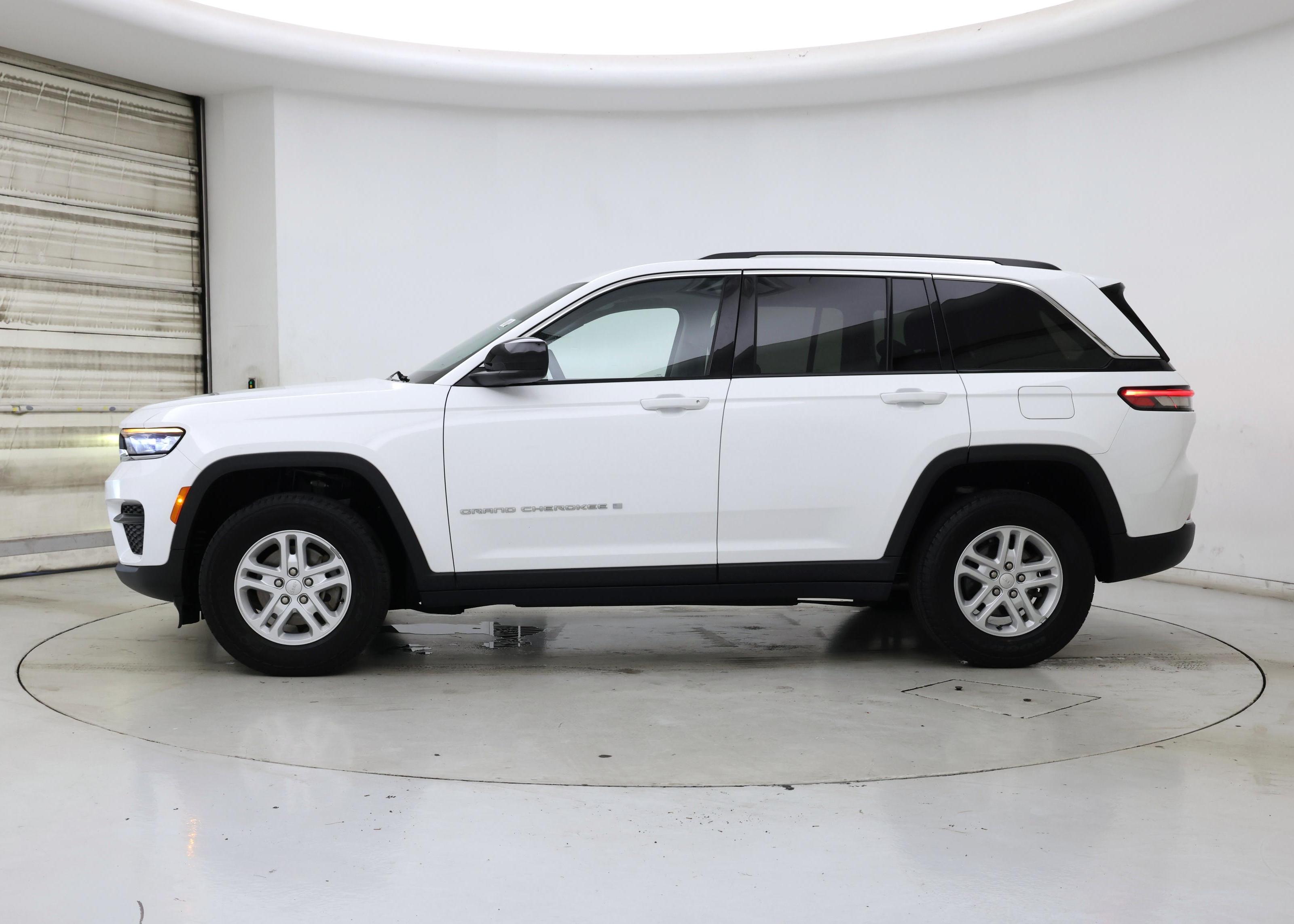 Thumbnail: 2023 Jeep Grand Cherokee - 3