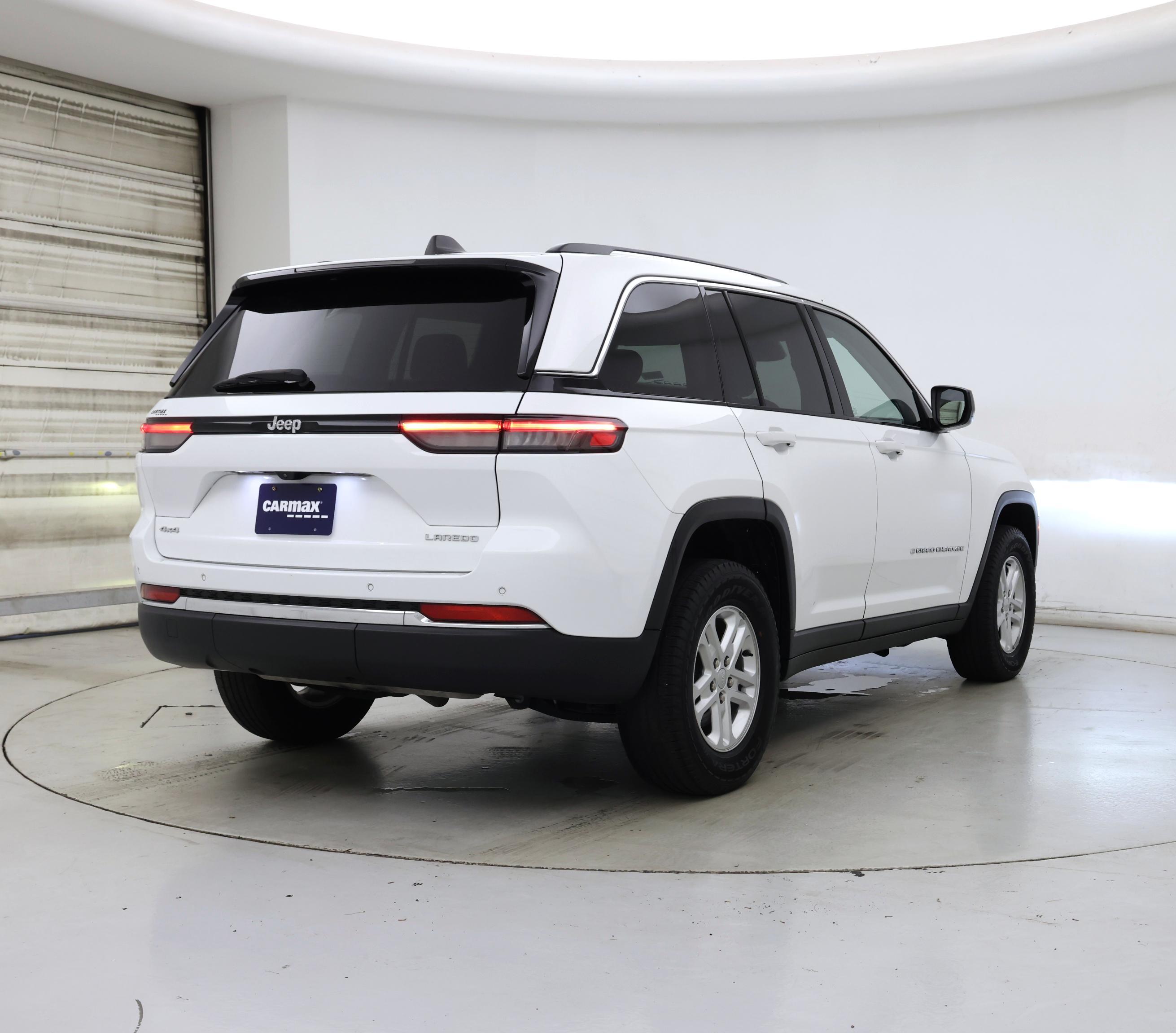 Thumbnail: 2023 Jeep Grand Cherokee - 8