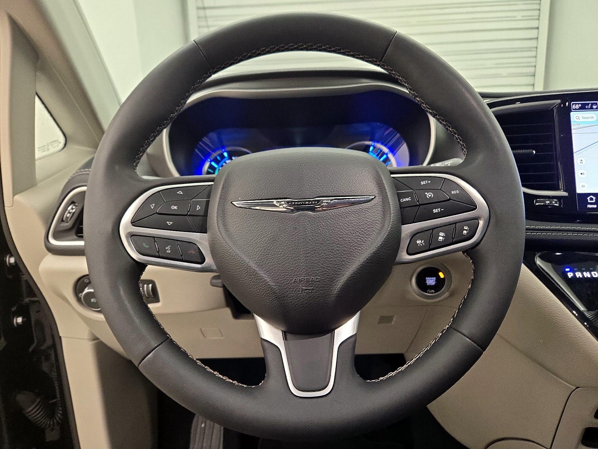 Thumbnail: 2024 Chrysler Pacifica - 10