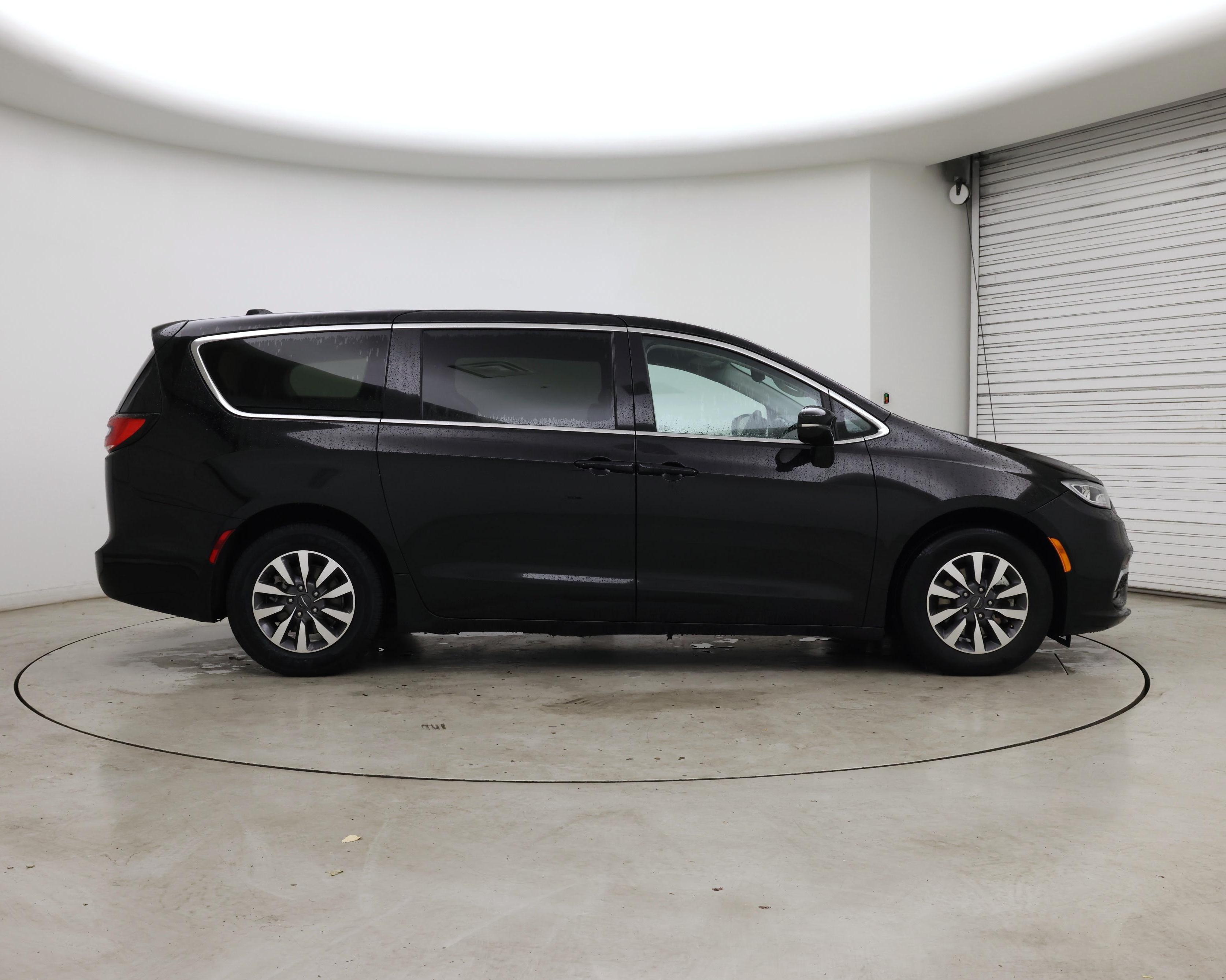 Thumbnail: 2024 Chrysler Pacifica - 7