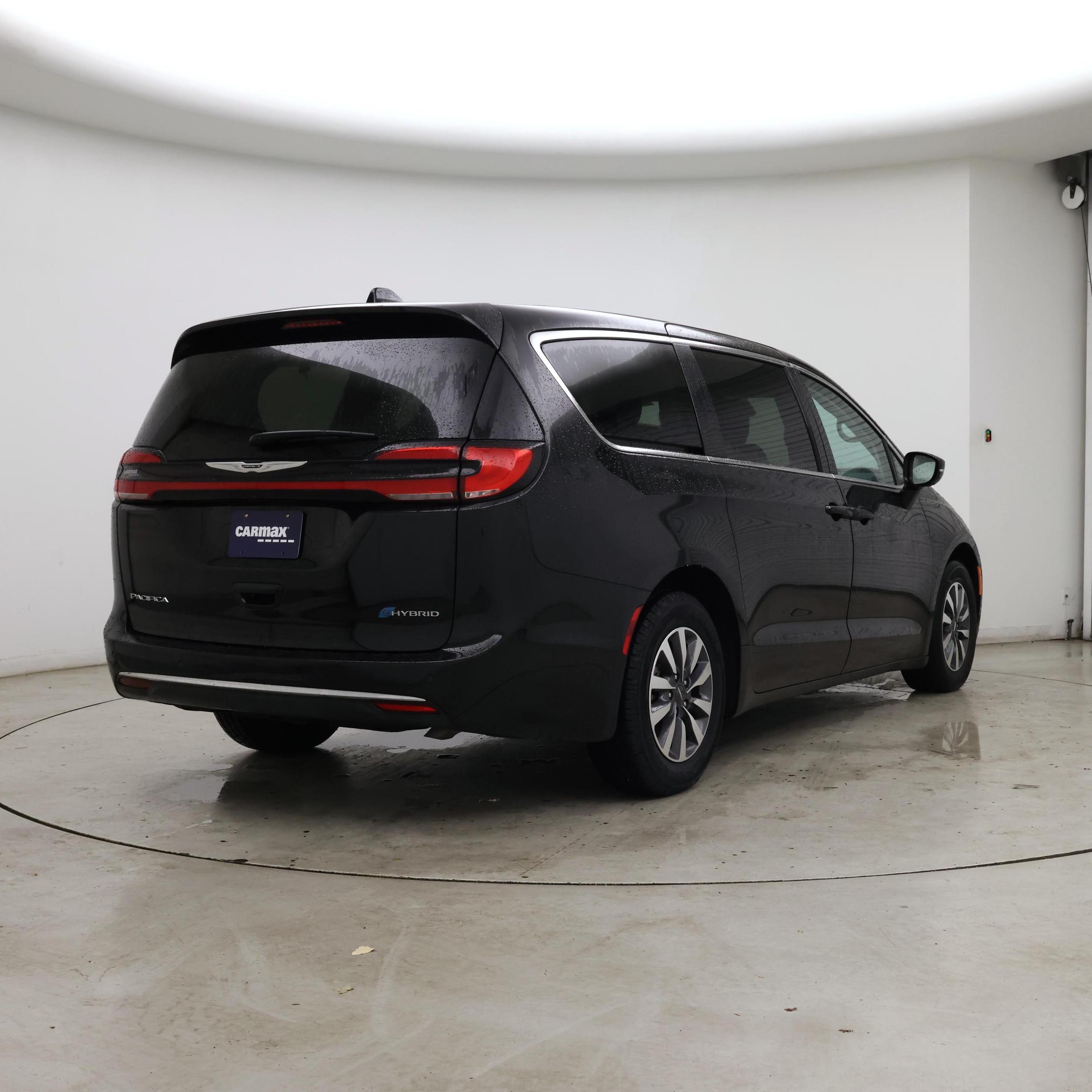 Thumbnail: 2024 Chrysler Pacifica - 8
