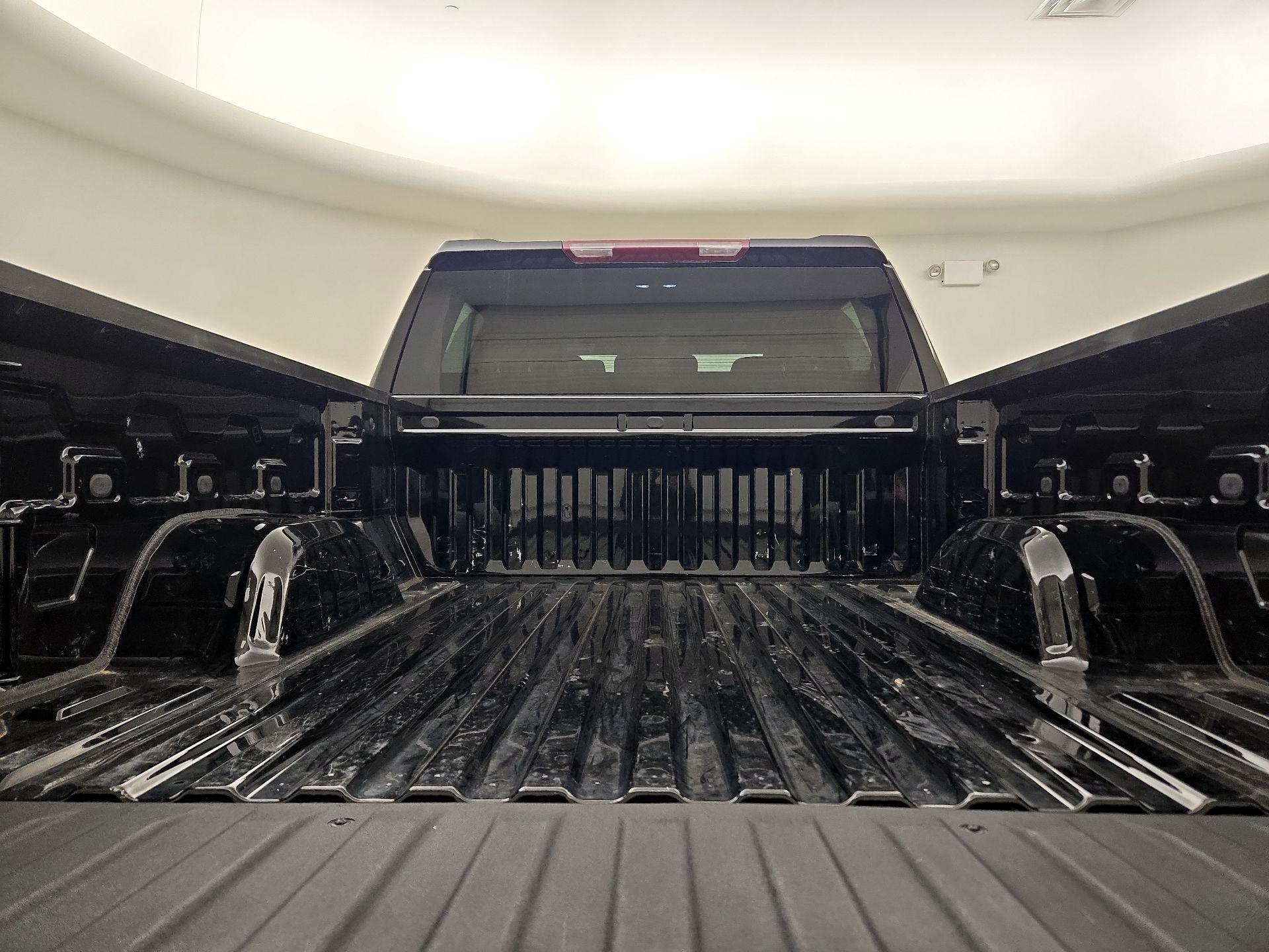 Thumbnail: 2023 Chevrolet Silverado 1500 - 17
