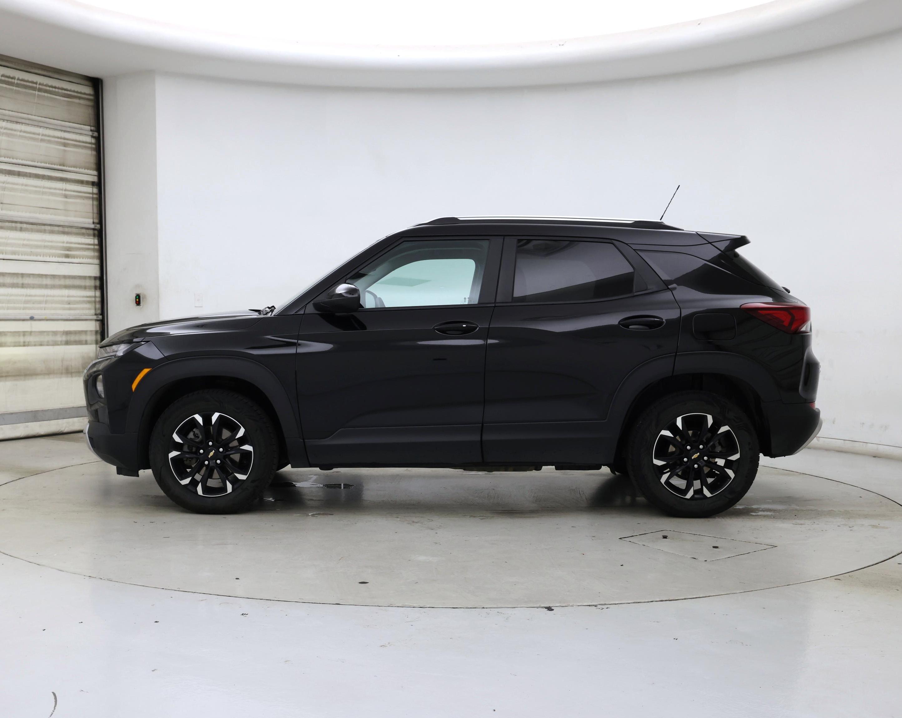 Thumbnail: 2023 Chevrolet TrailBlazer - 3