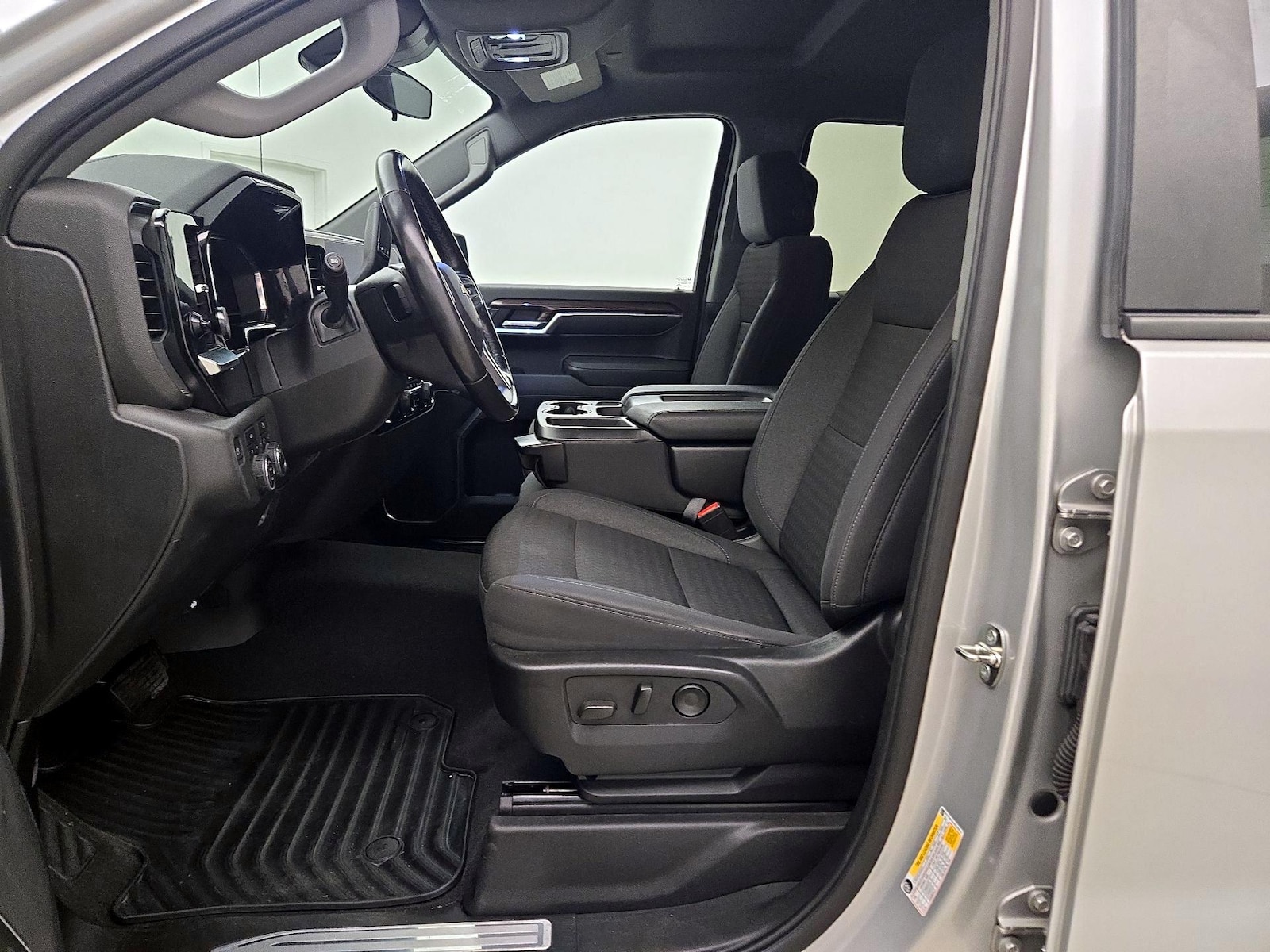 2022 Chevrolet Silverado 1500 LT - Photo 12