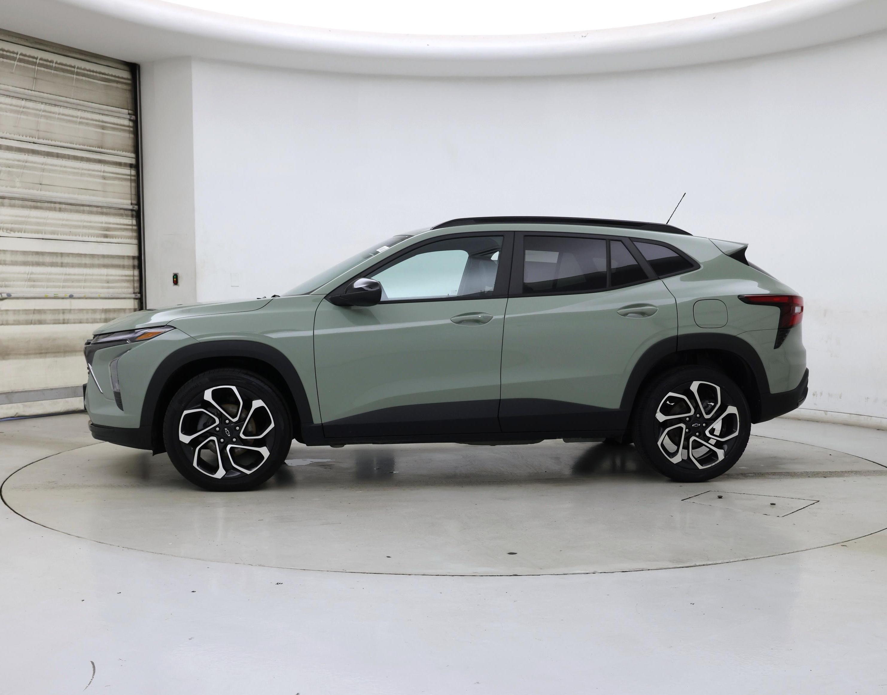 Thumbnail: 2024 Chevrolet Trax - 3
