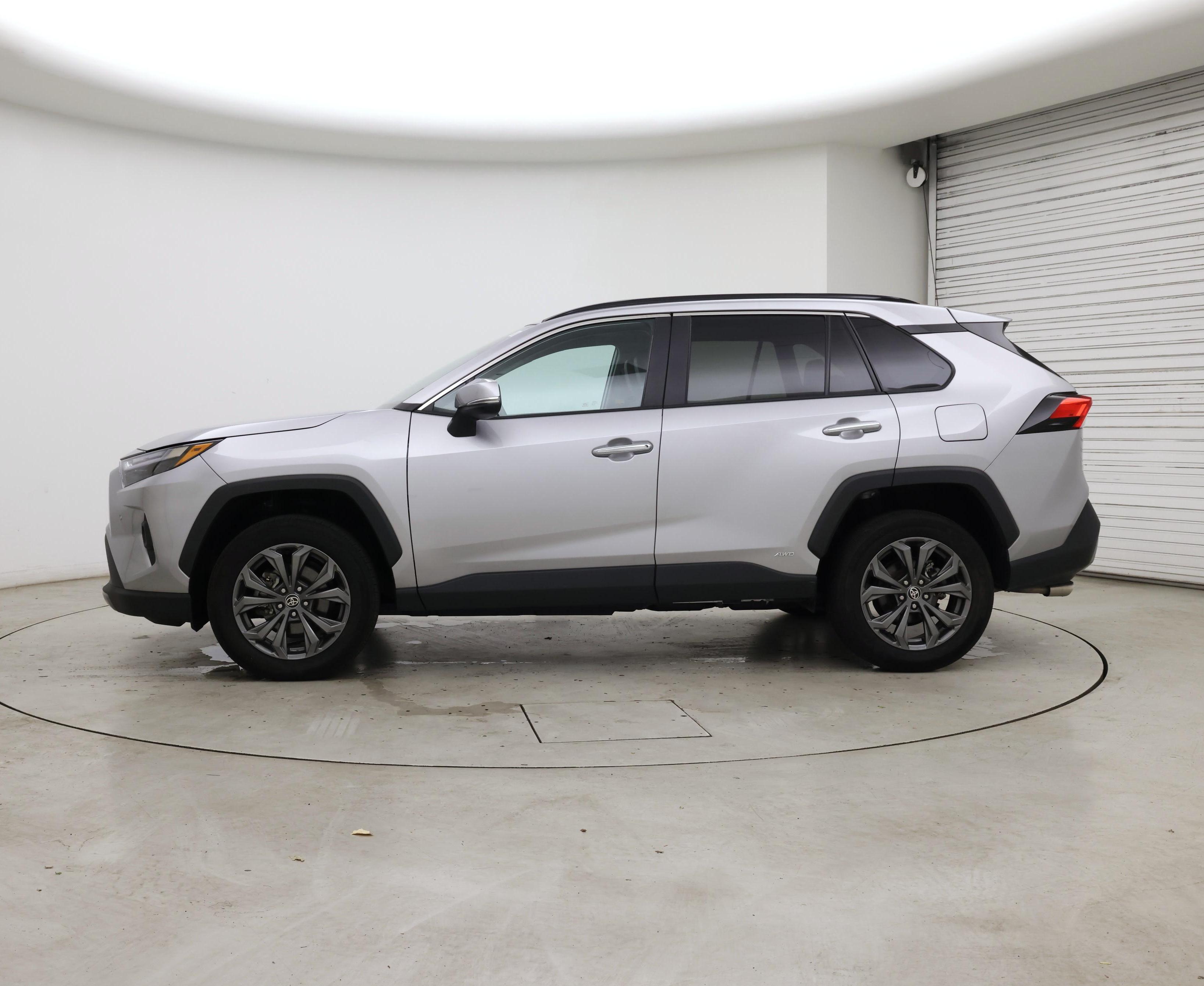 Thumbnail: 2022 Toyota RAV4 - 3