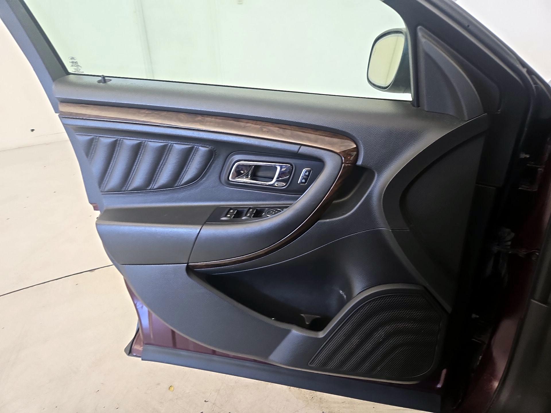 Thumbnail: 2018 Ford Taurus - 12