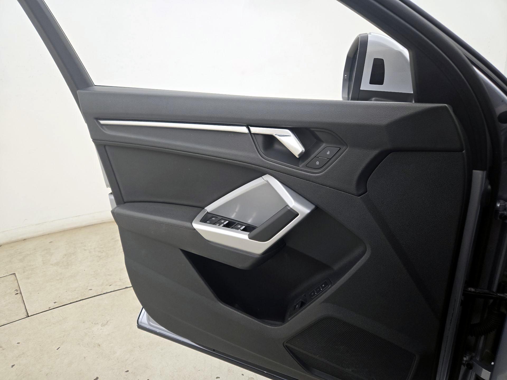 Thumbnail: 2022 Audi Q3 - 12