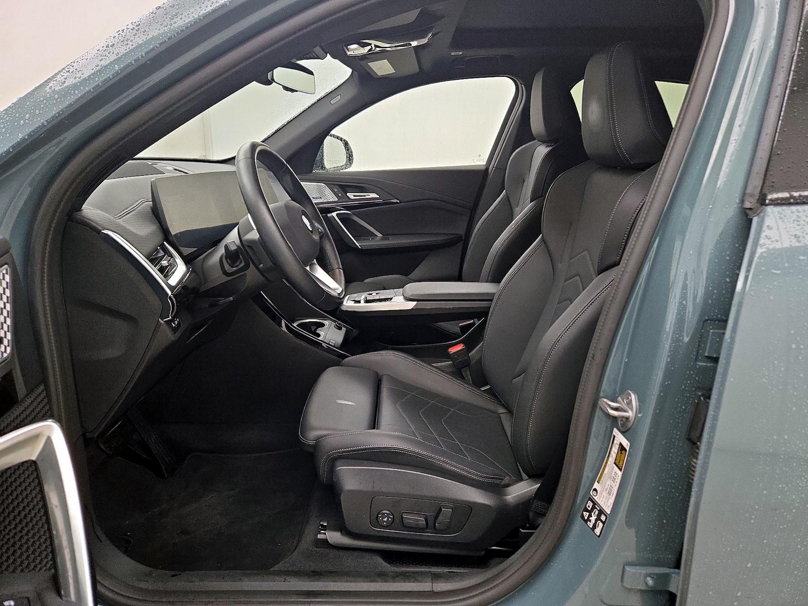 2025 BMW X2 28i - Photo 12