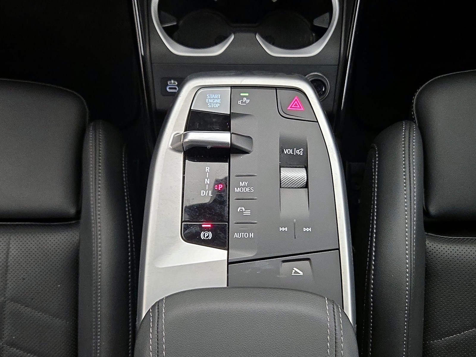 2025 BMW X2 28i - Photo 17