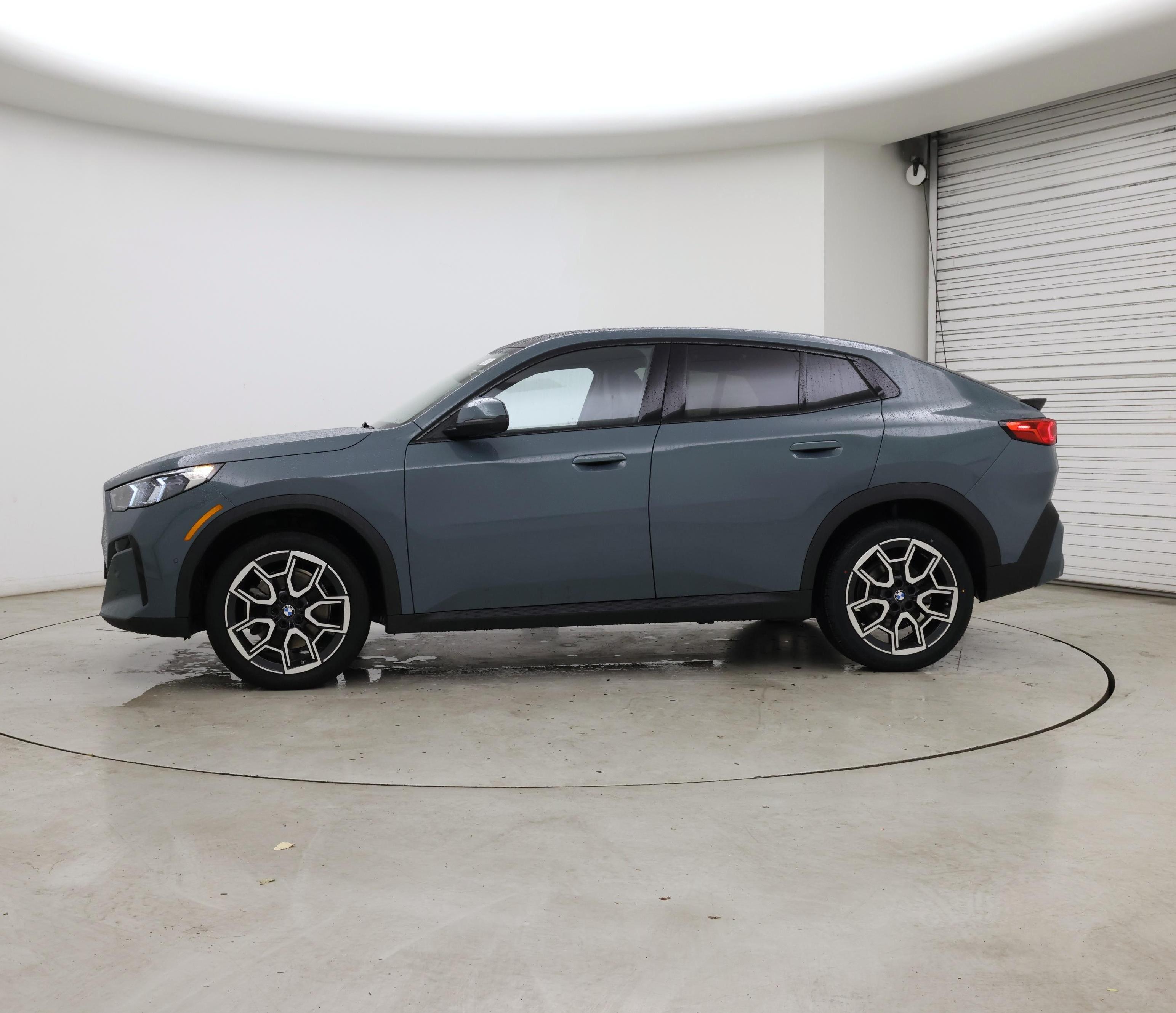 Thumbnail: 2025 BMW X2 - 3