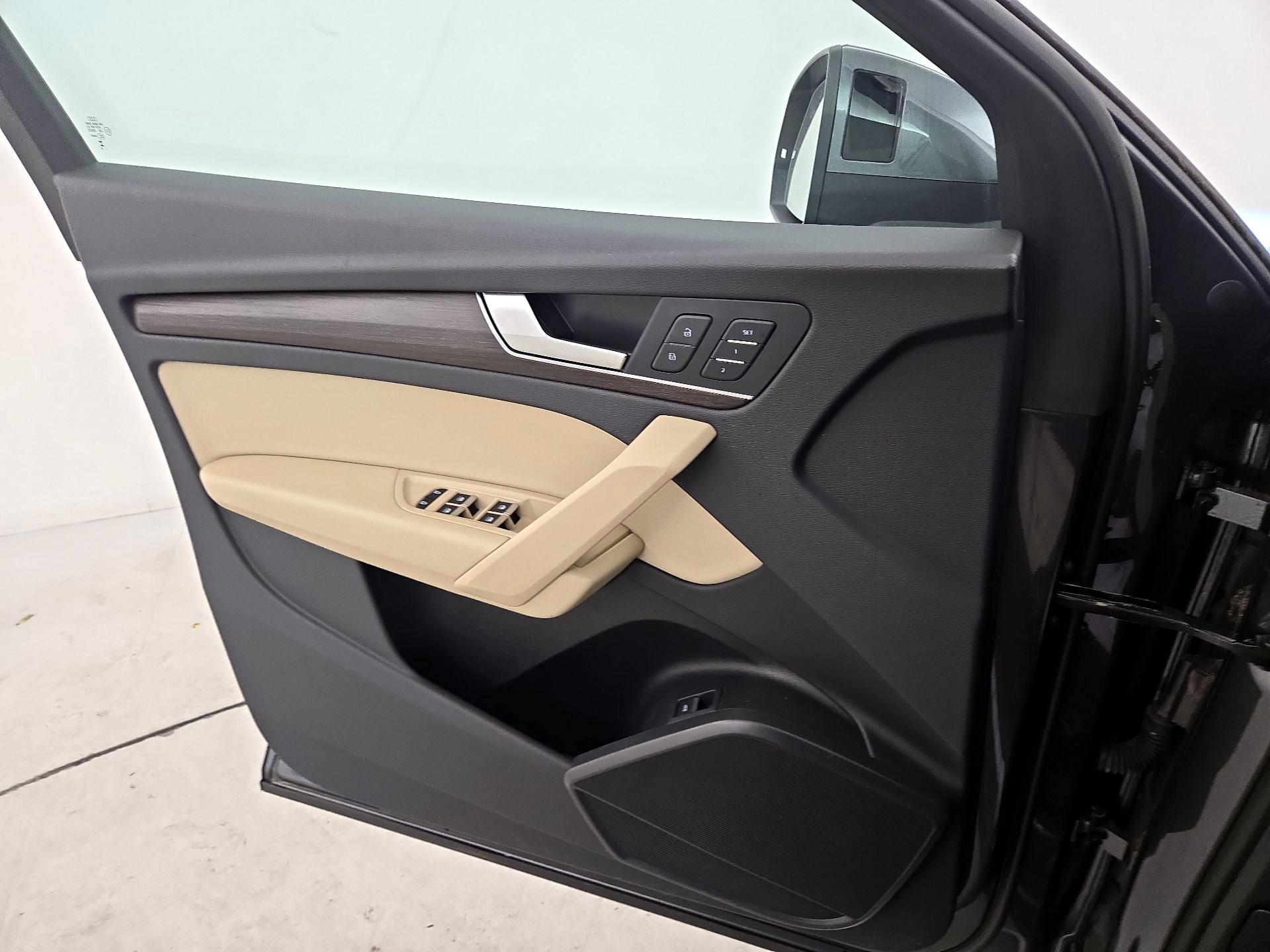 Thumbnail: 2023 Audi Q5 - 12
