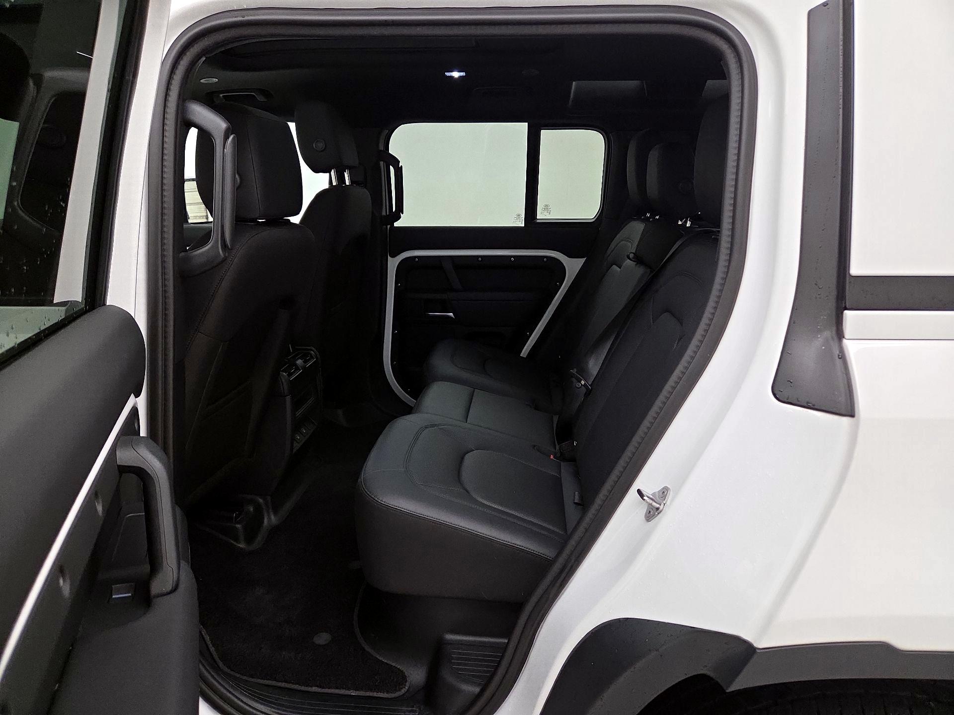 Thumbnail: 2025 Land Rover Defender - 20