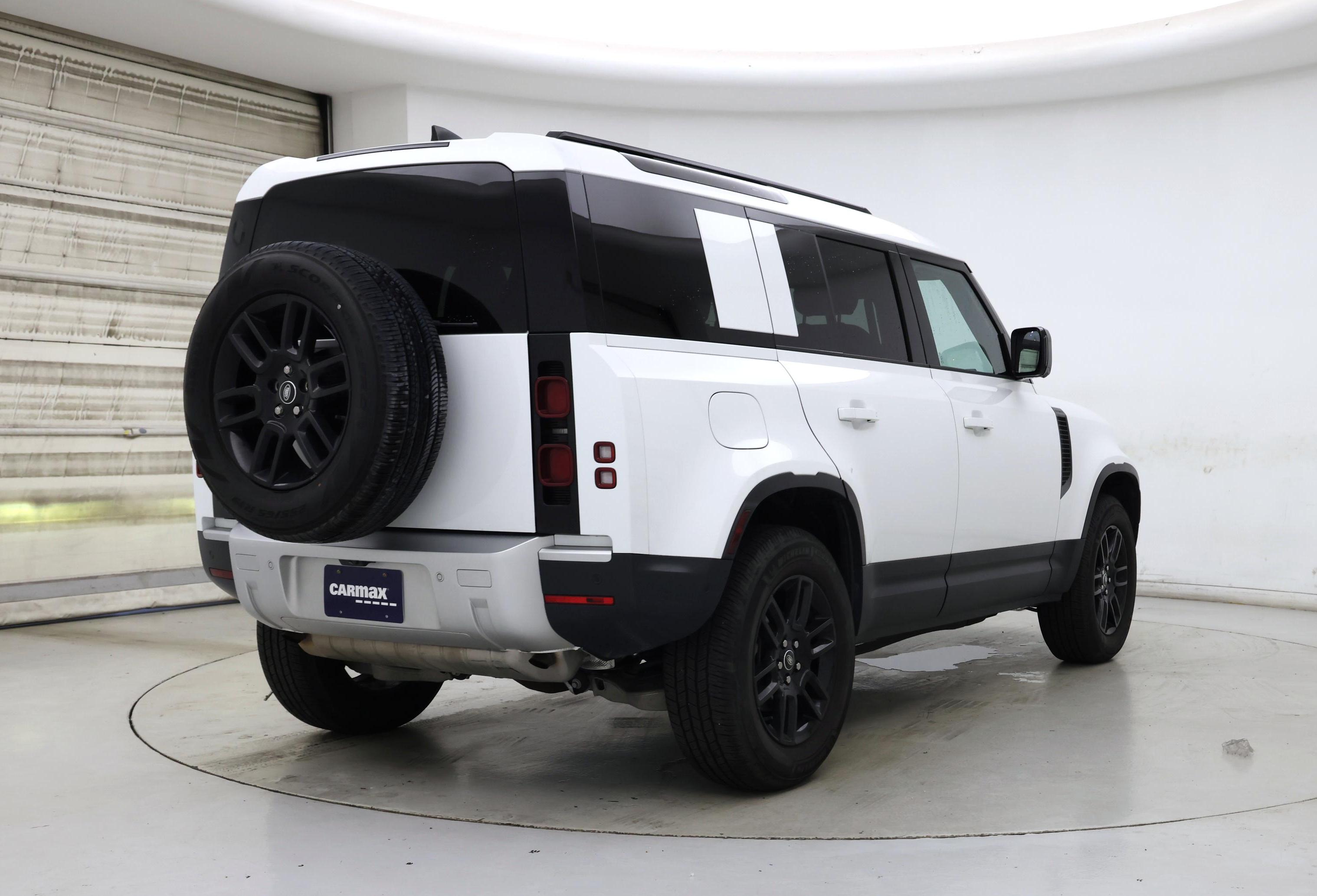 Thumbnail: 2025 Land Rover Defender - 8