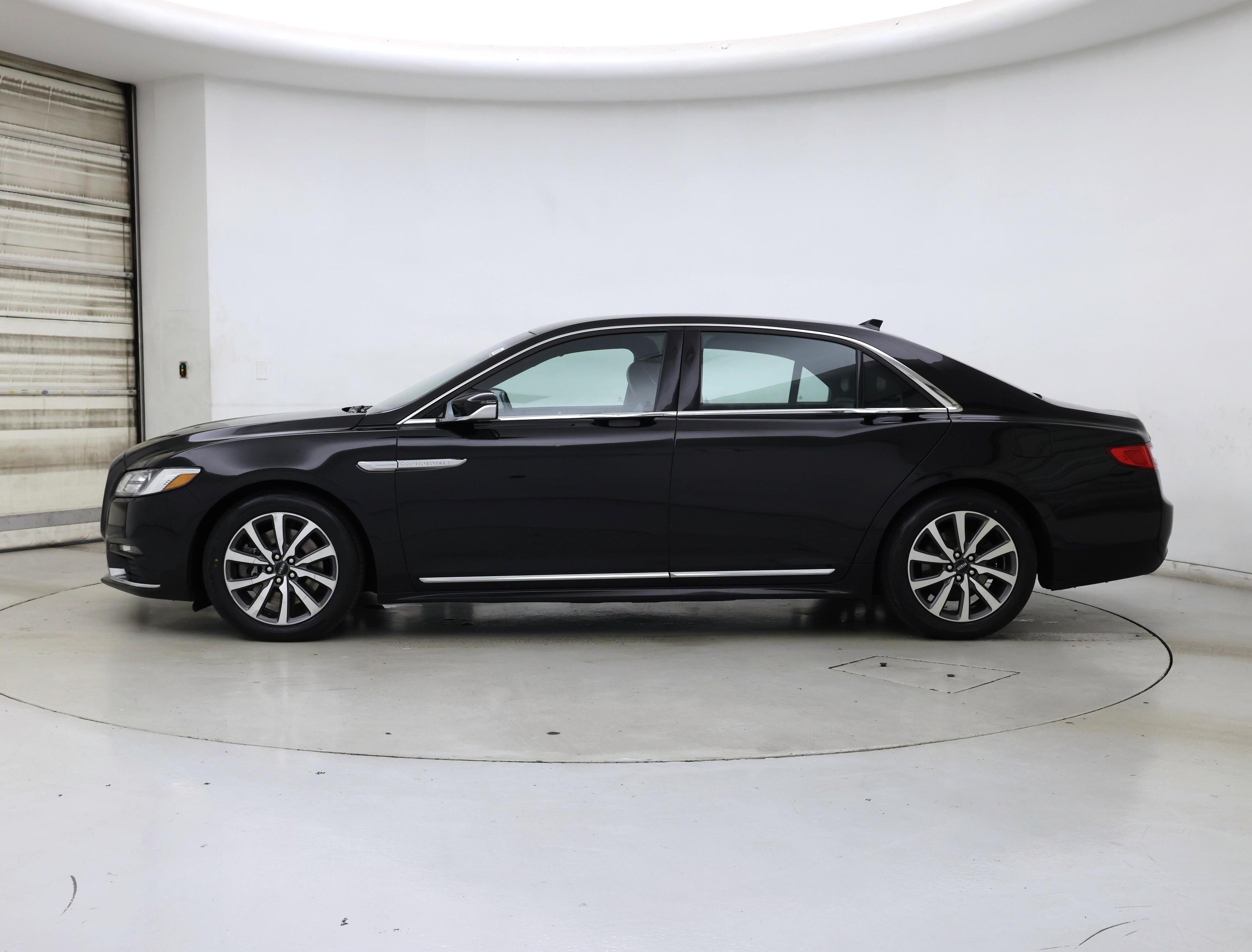 Thumbnail: 2020 Lincoln Continental - 3