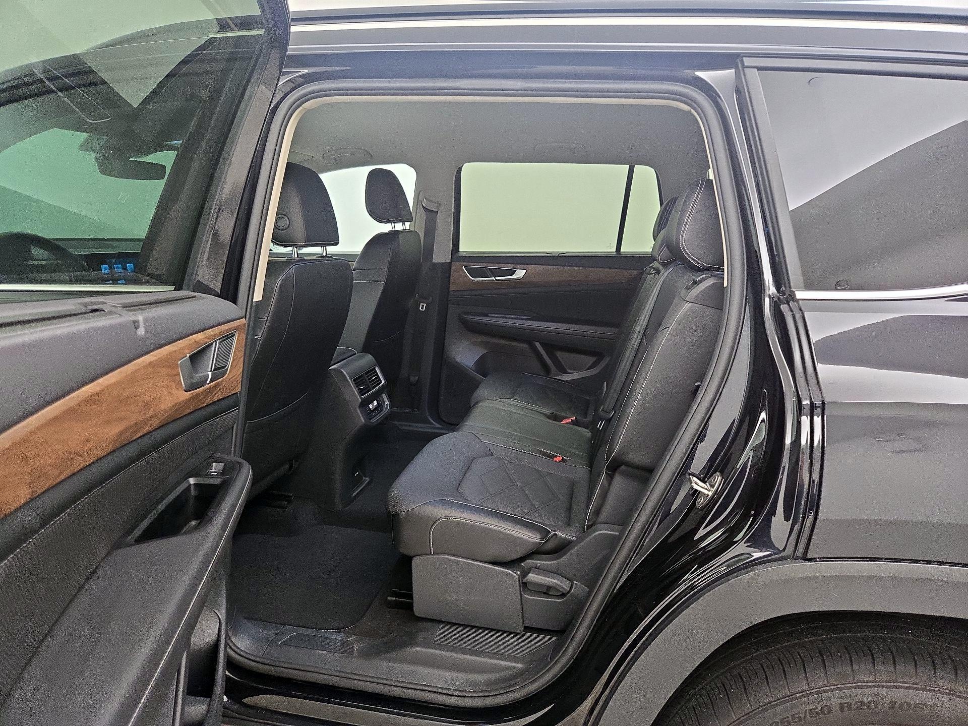 Thumbnail: 2024 Volkswagen Atlas - 19