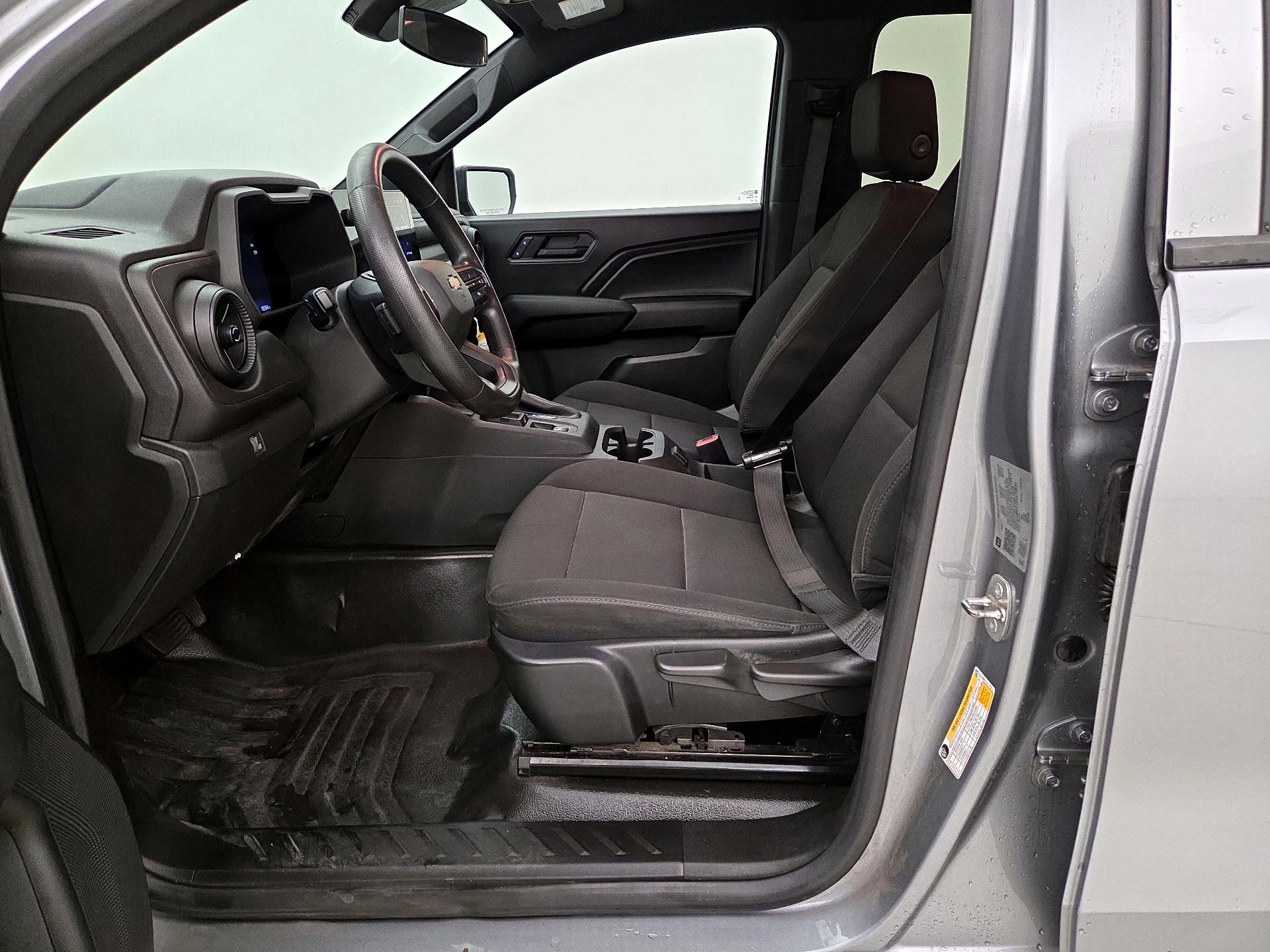Thumbnail: 2023 Chevrolet Colorado - 11