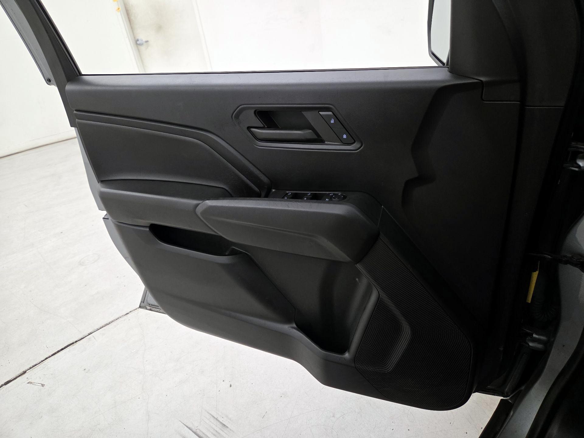 Thumbnail: 2023 Chevrolet Colorado - 12