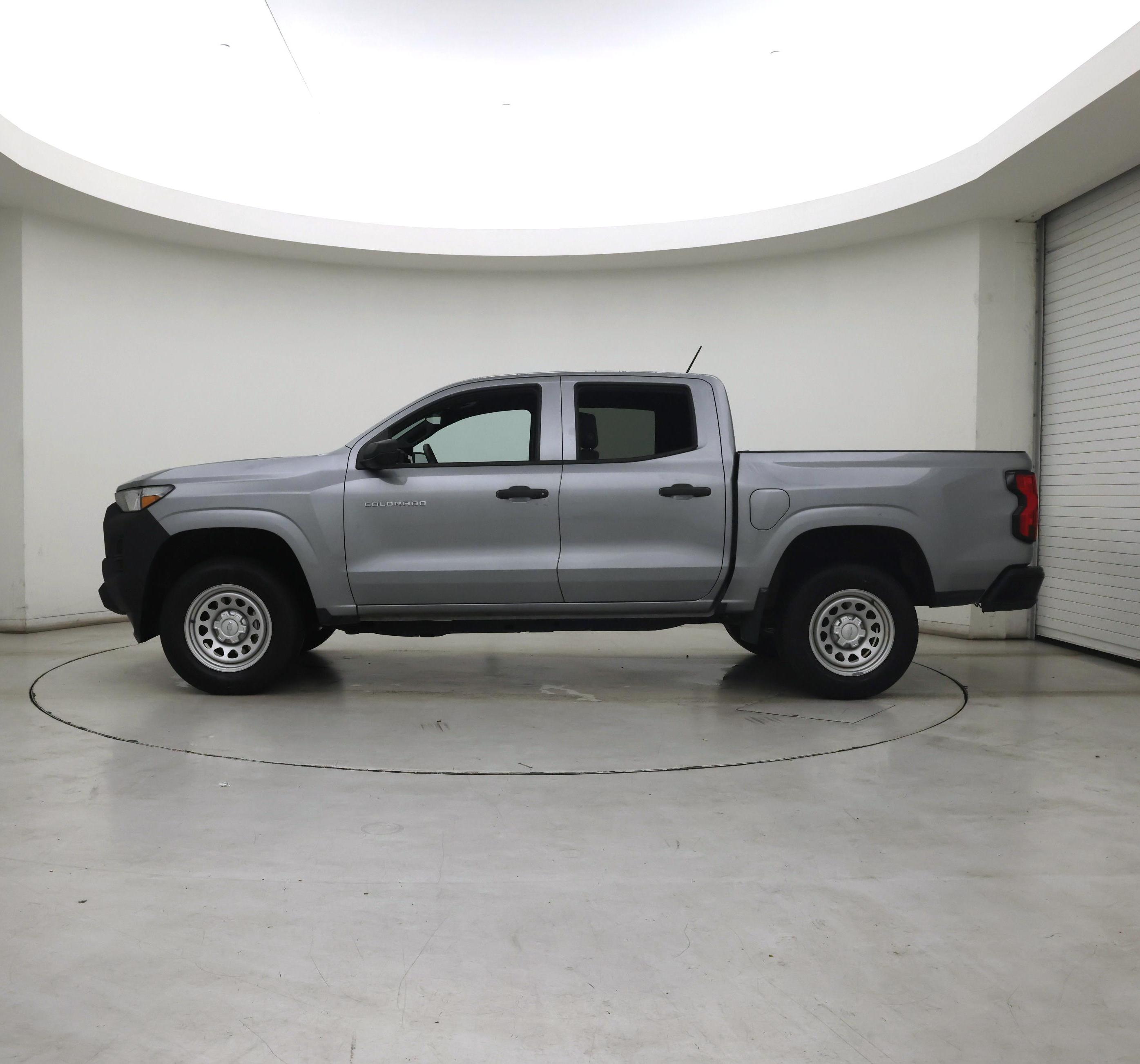 Thumbnail: 2023 Chevrolet Colorado - 3