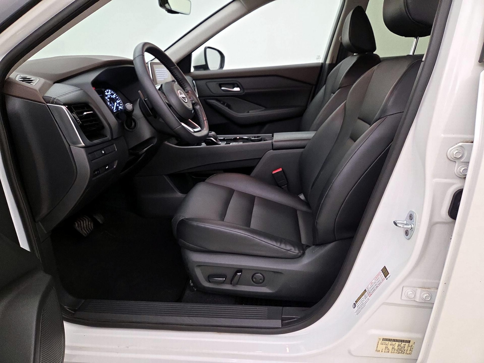 2023 Nissan Rogue SV - Photo 12