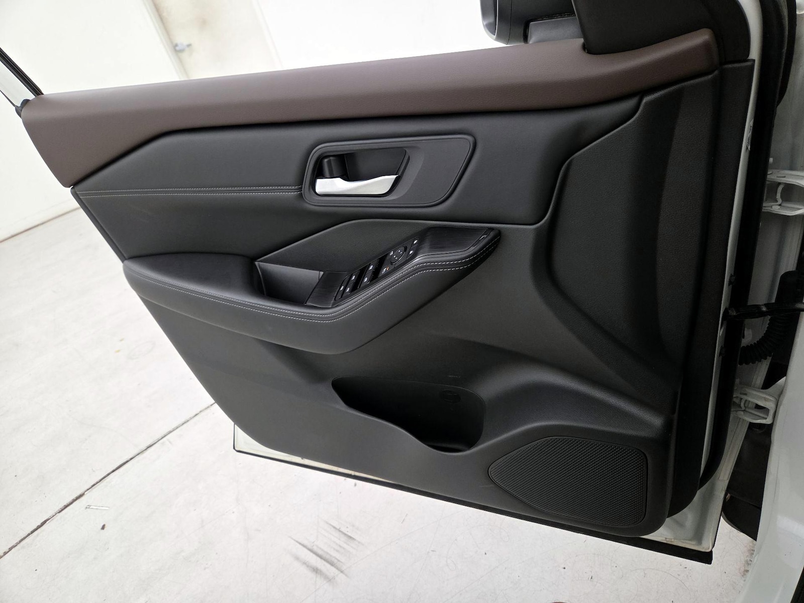 2023 Nissan Rogue SV - Photo 13