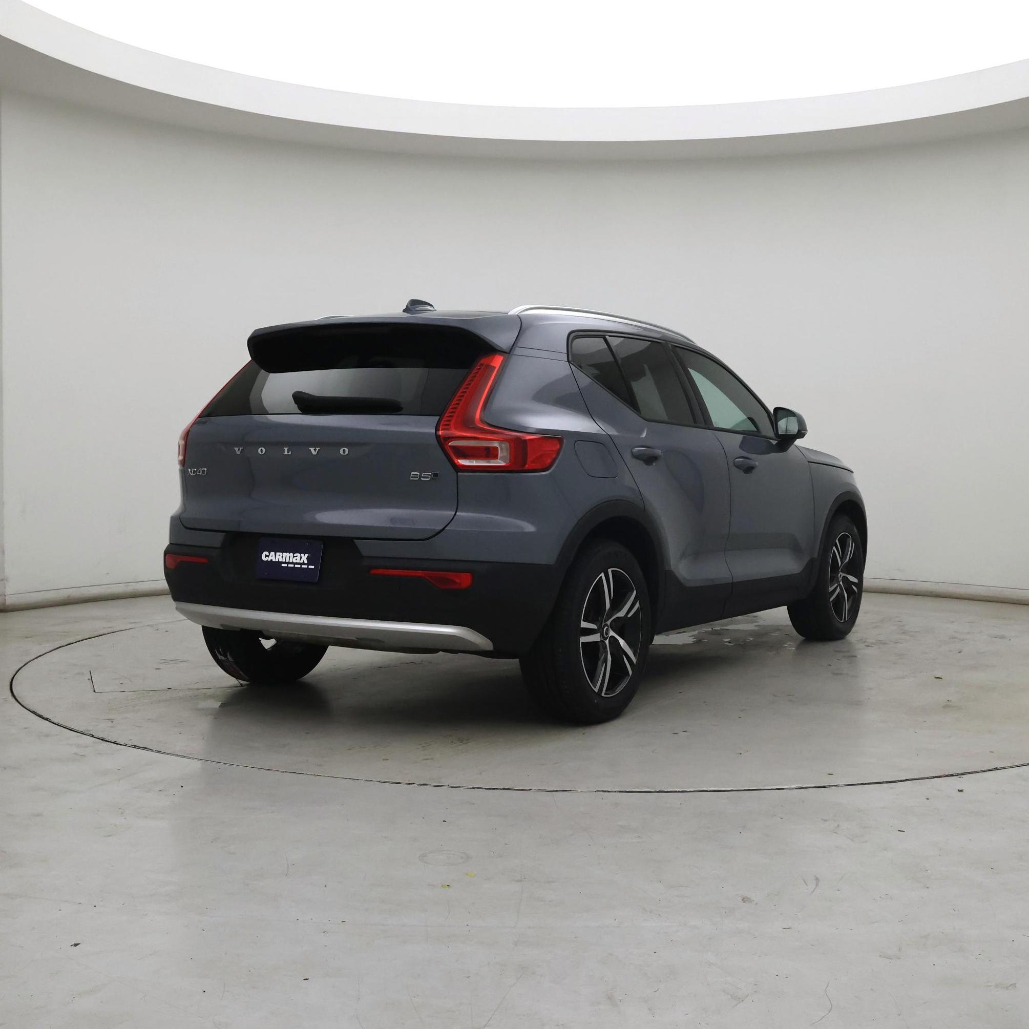 Thumbnail: 2023 Volvo XC40 - 8