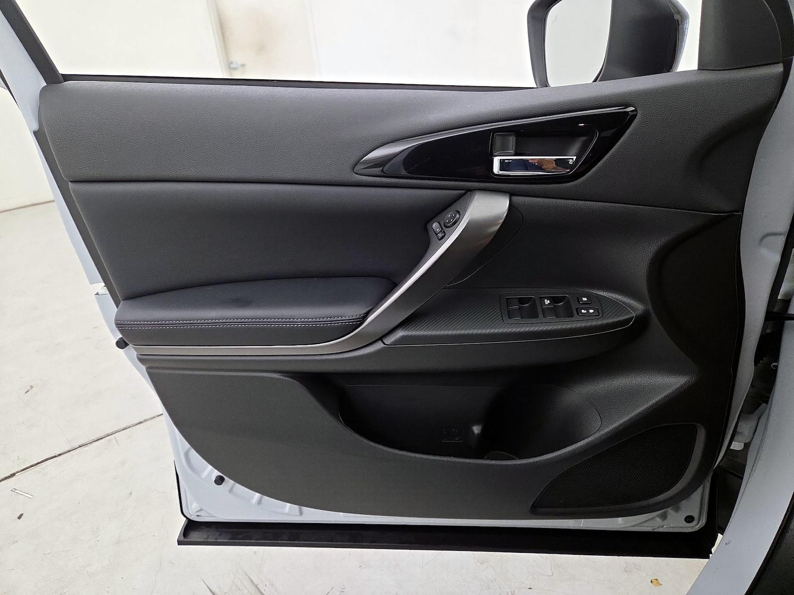 2025 Mitsubishi Eclipse Cross Black Edition - Photo 13