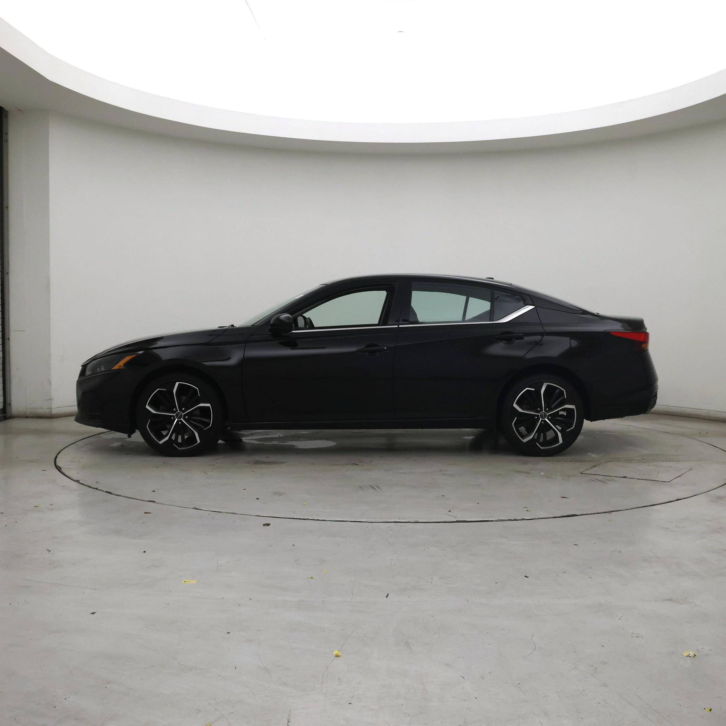 Thumbnail: 2023 Nissan Altima - 3