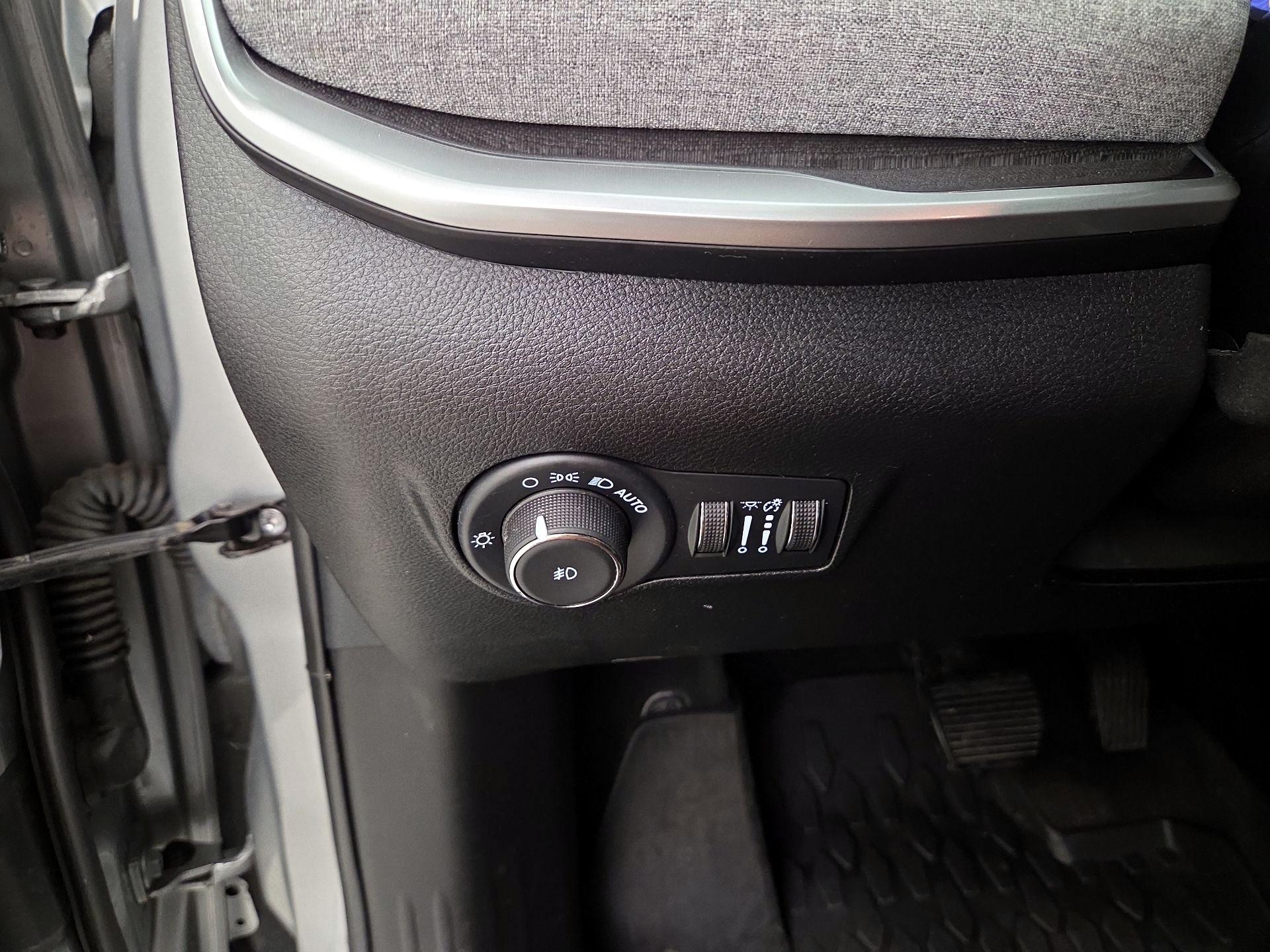 Thumbnail: 2022 Jeep Compass - 13