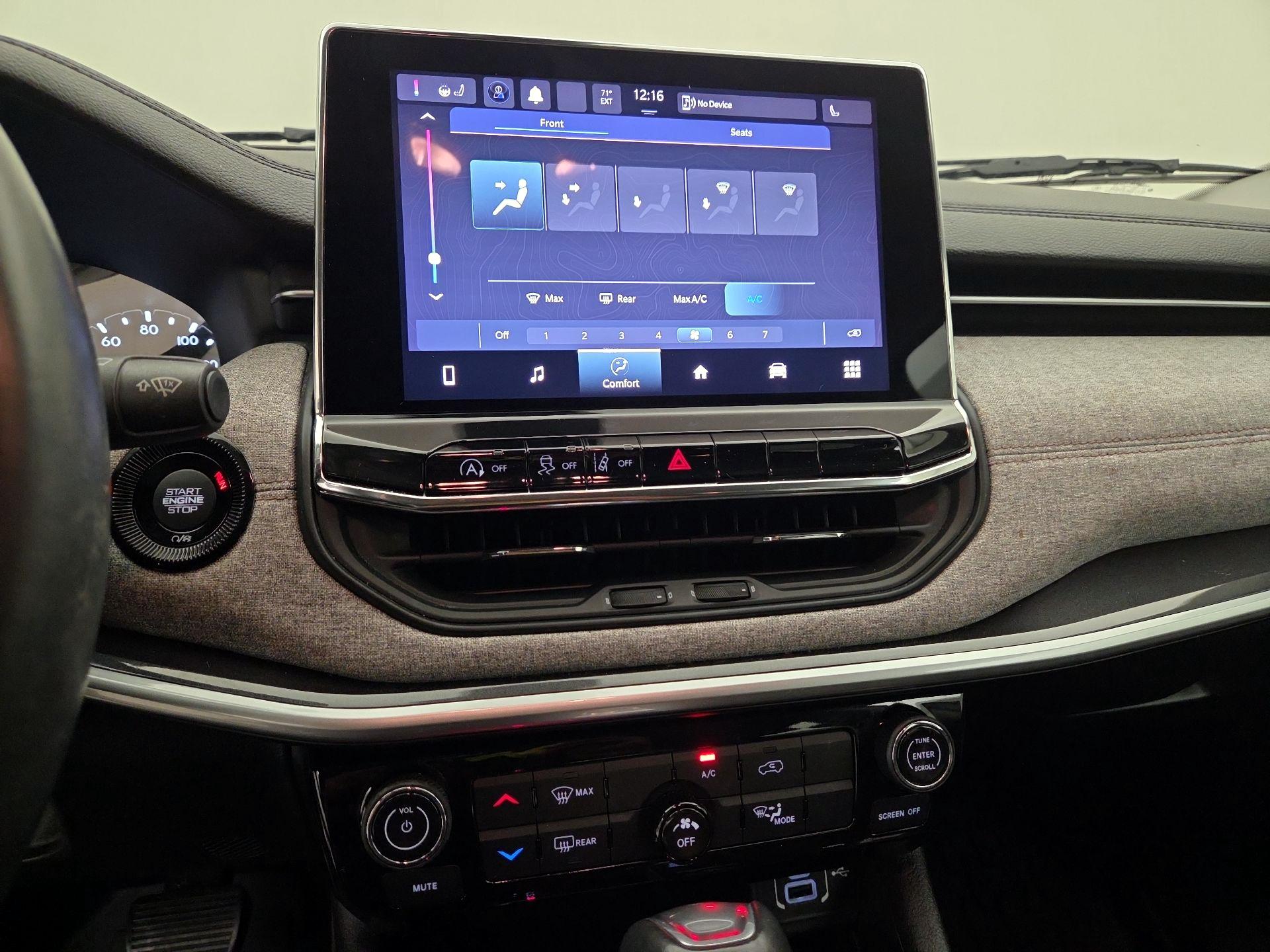 Thumbnail: 2022 Jeep Compass - 16