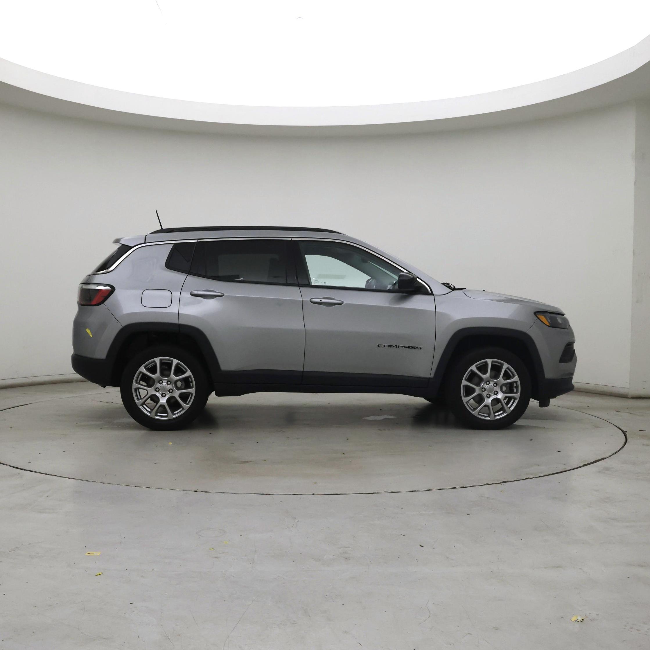 Thumbnail: 2022 Jeep Compass - 7