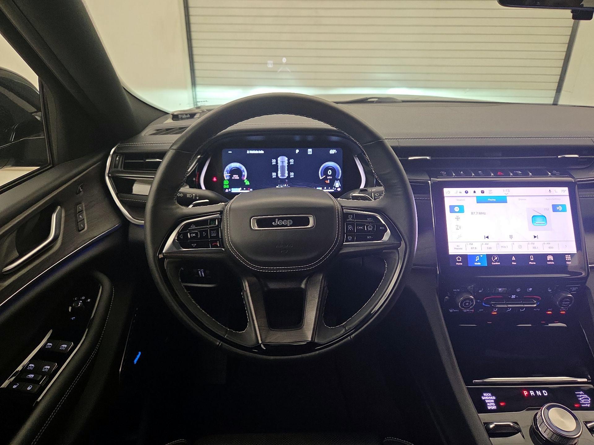 Thumbnail: 2023 Jeep Grand Cherokee - 10