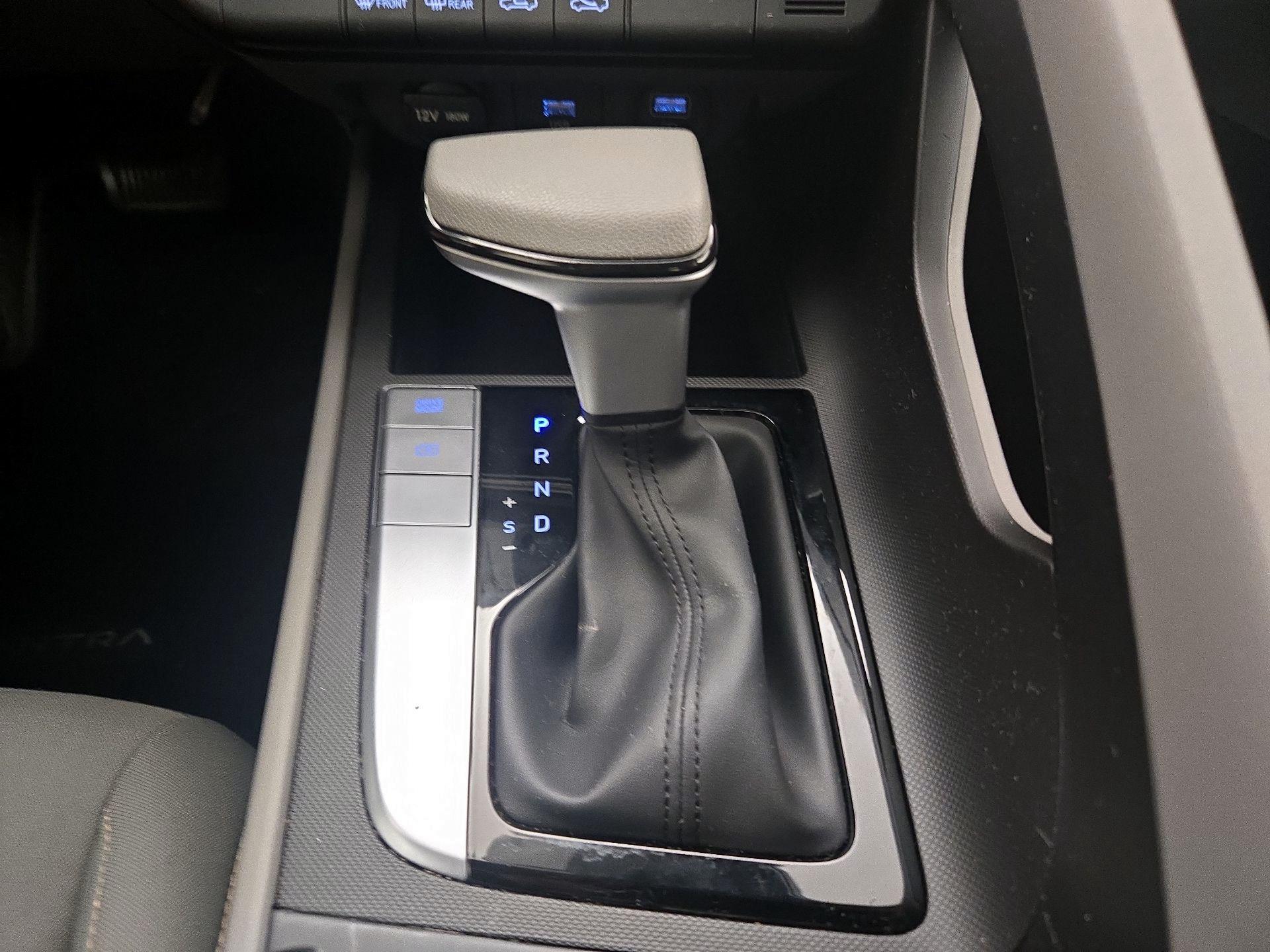 Thumbnail: 2023 Hyundai Elantra - 17