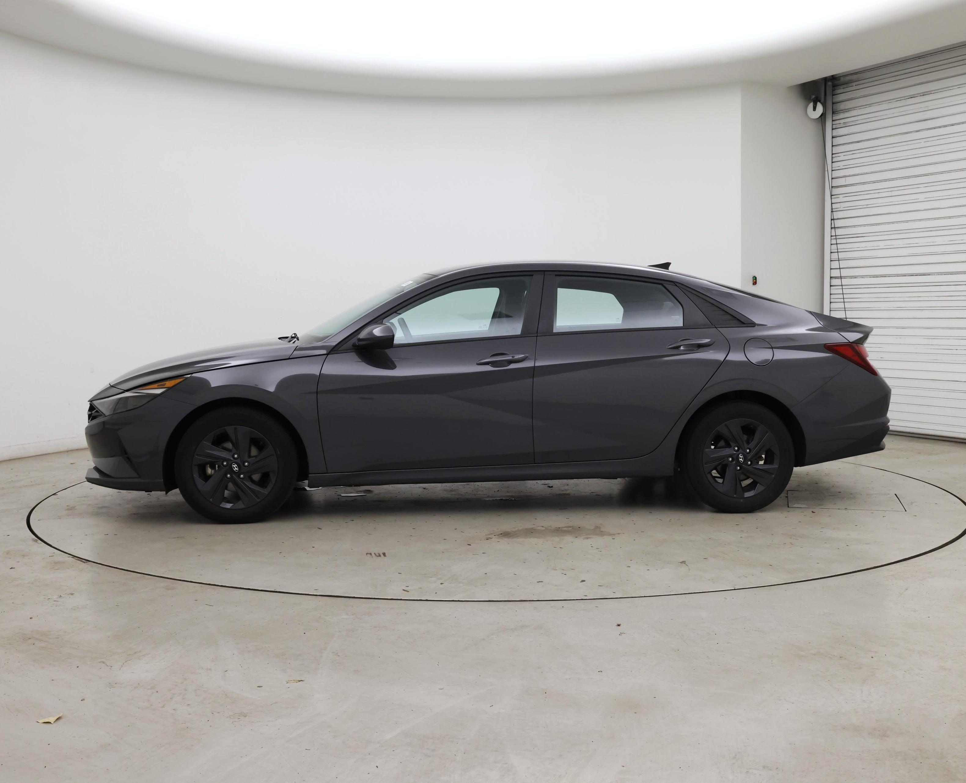 Thumbnail: 2023 Hyundai Elantra - 3