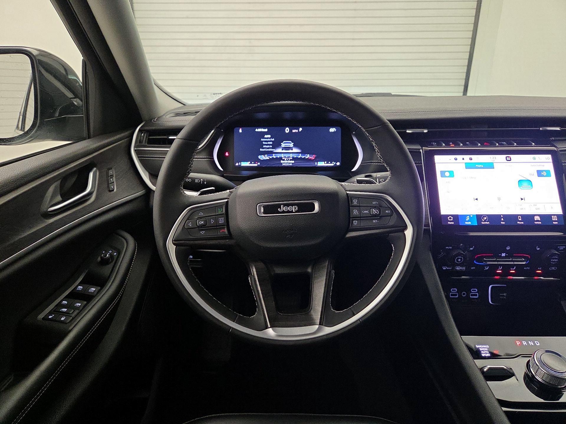 Thumbnail: 2023 Jeep Grand Cherokee L - 10