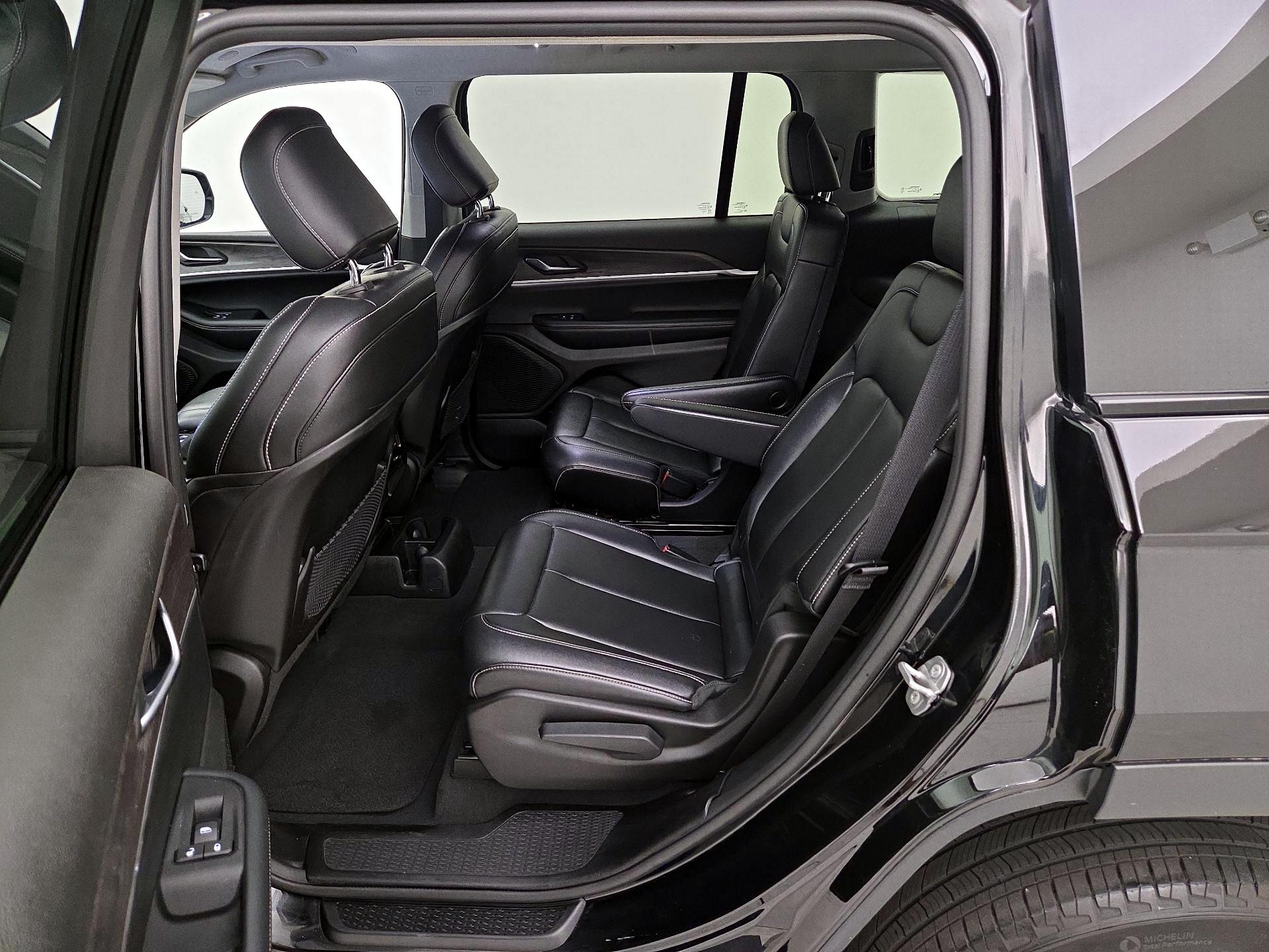 Thumbnail: 2023 Jeep Grand Cherokee L - 19