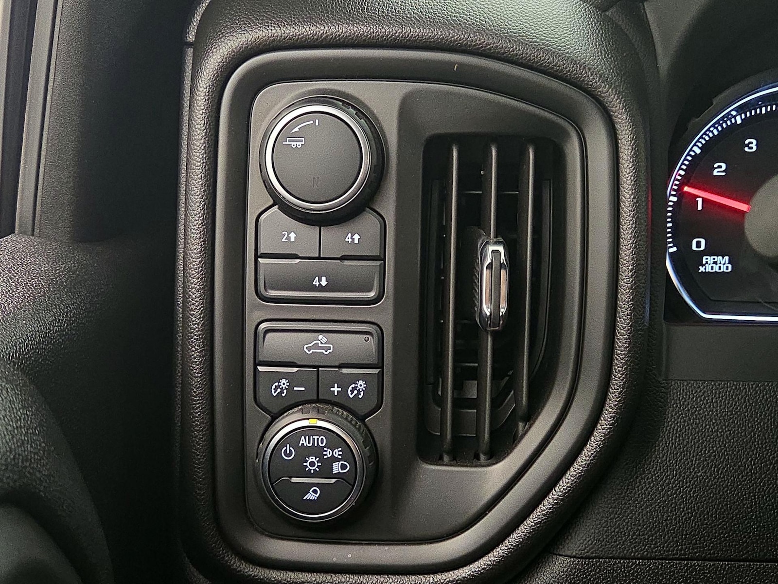 2023 Chevrolet Silverado 2500HD Custom - Photo 14