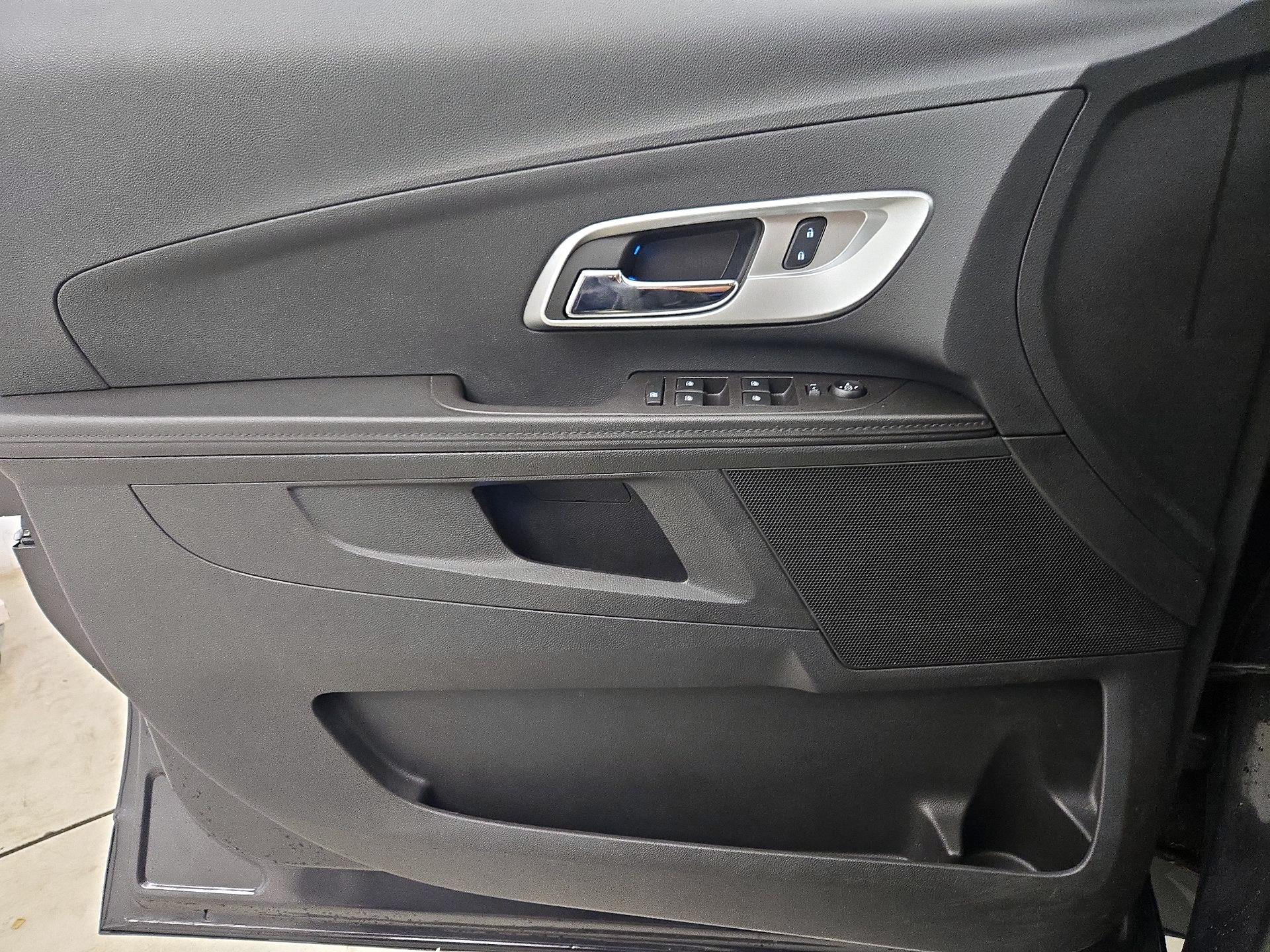 Thumbnail: 2016 Chevrolet Equinox - 12