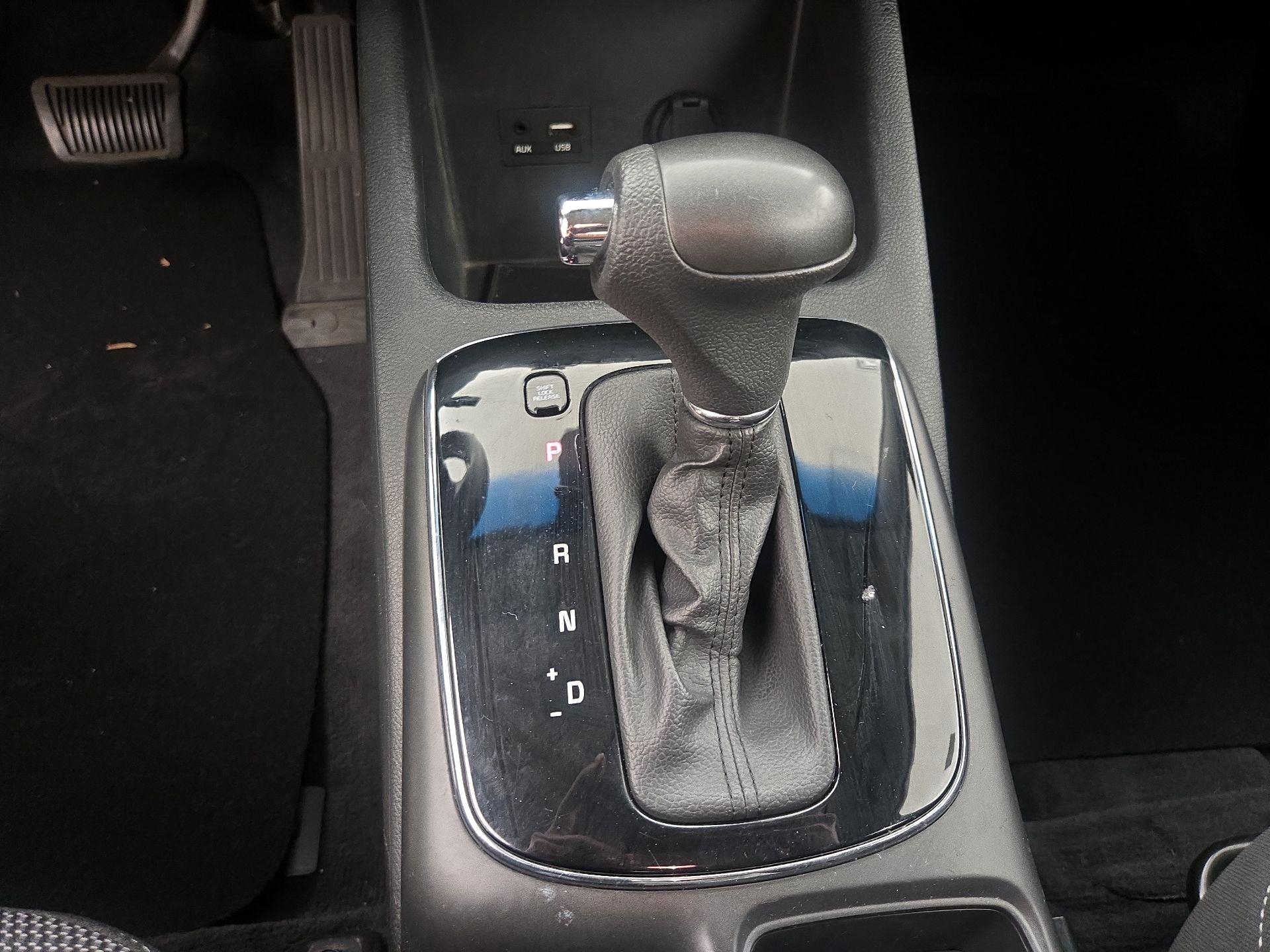 Thumbnail: 2018 Kia Forte - 16