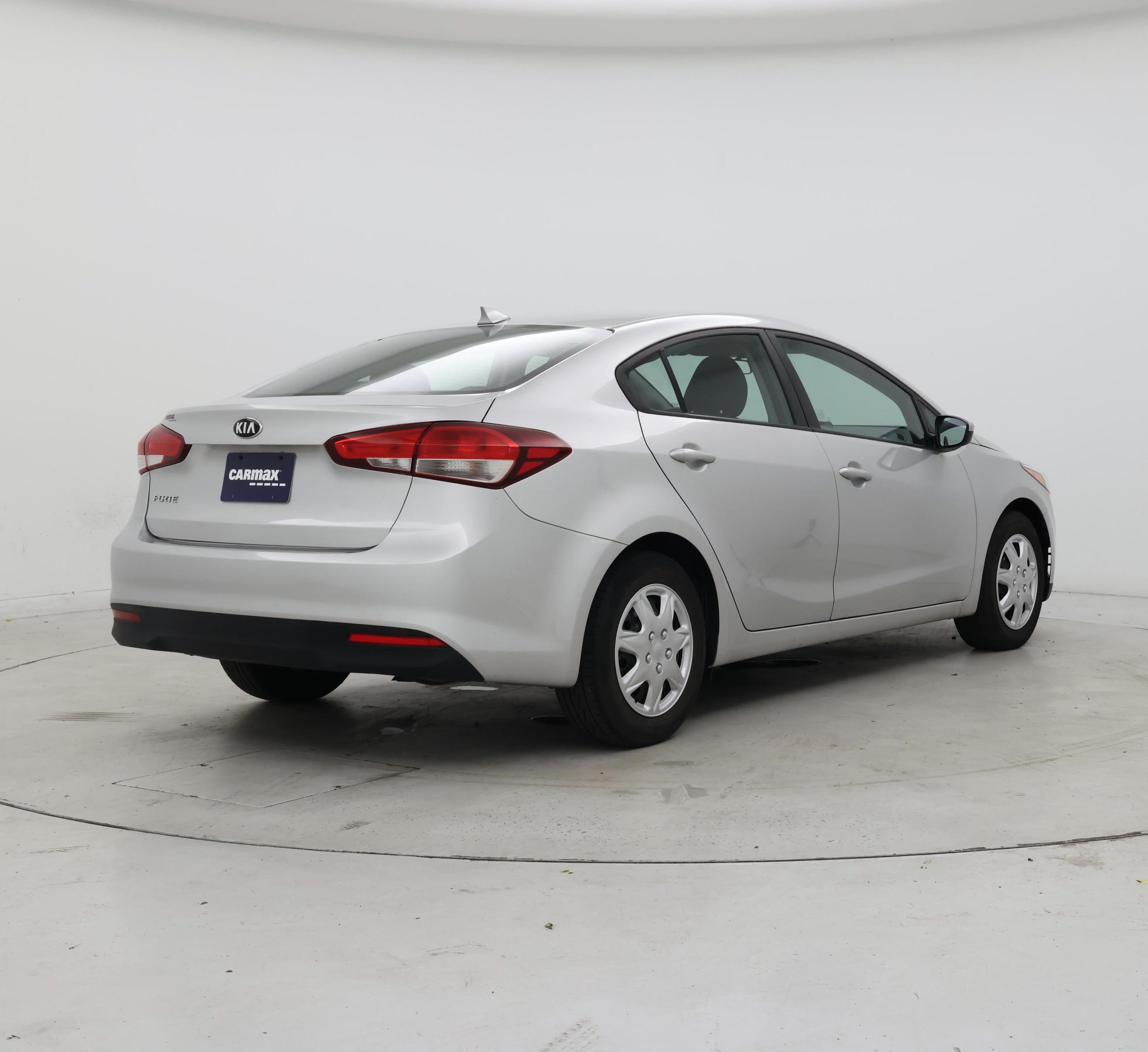 Thumbnail: 2018 Kia Forte - 8