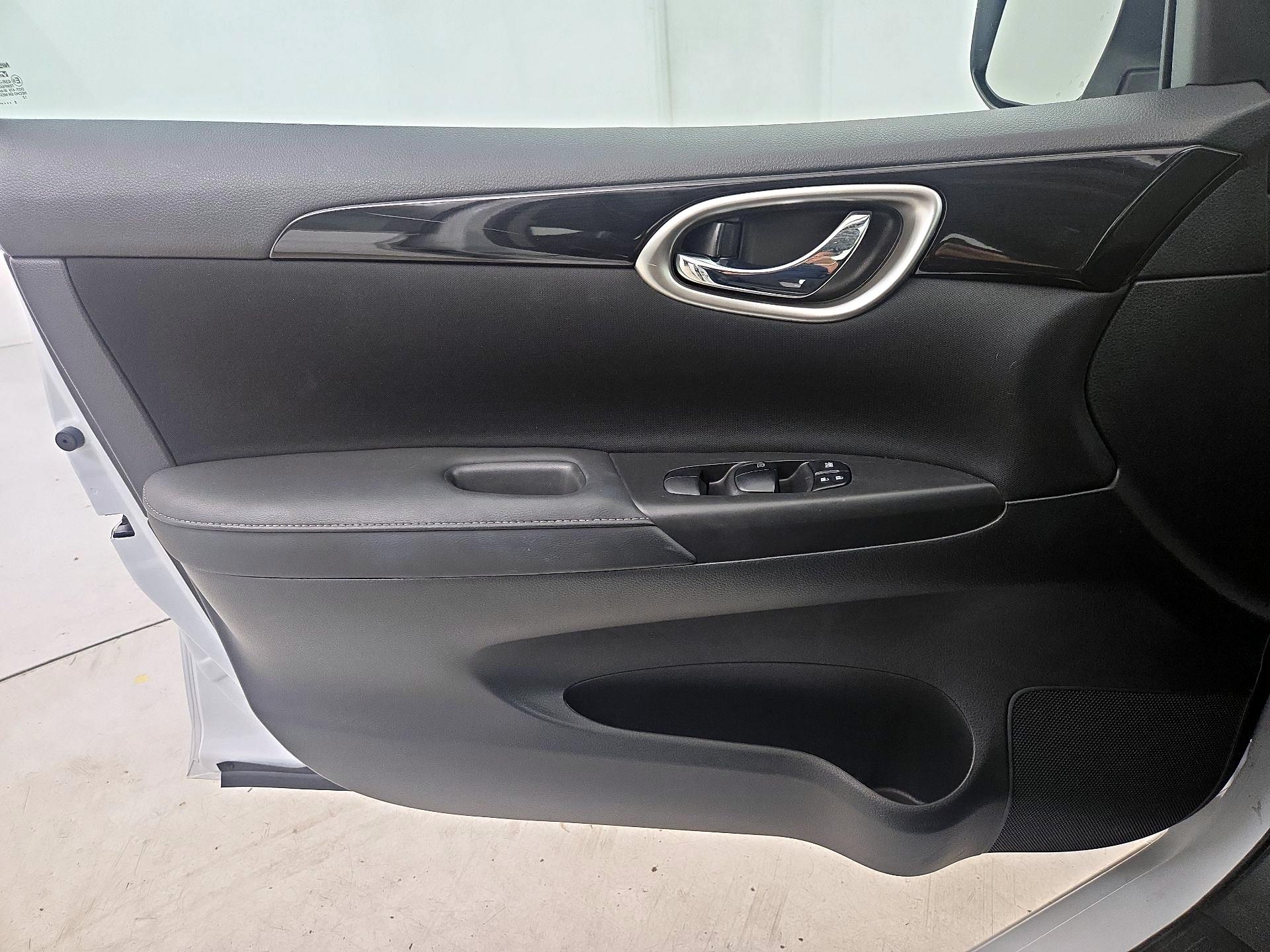Thumbnail: 2019 Nissan Sentra - 12