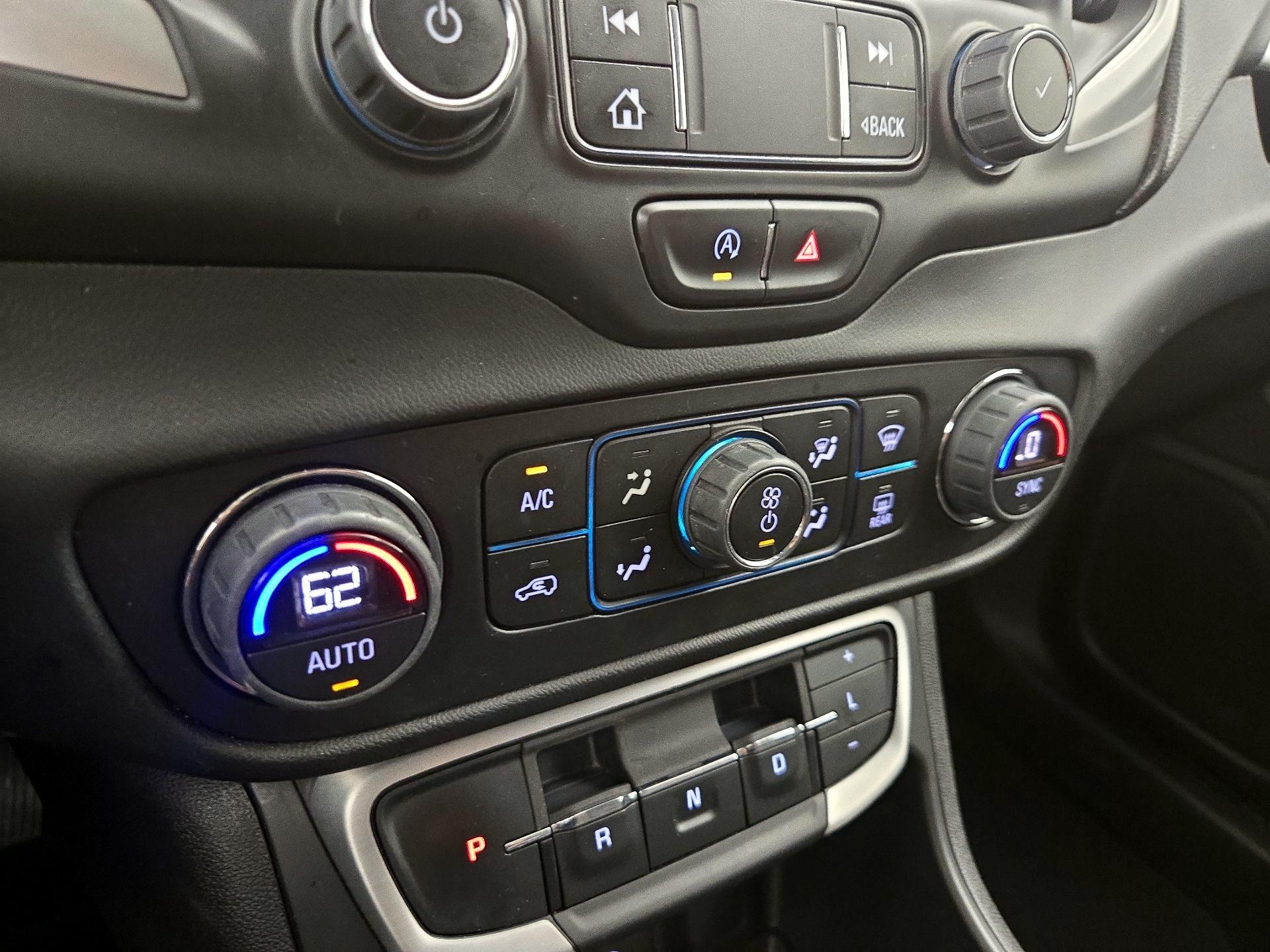 Thumbnail: 2023 GMC Terrain - 17