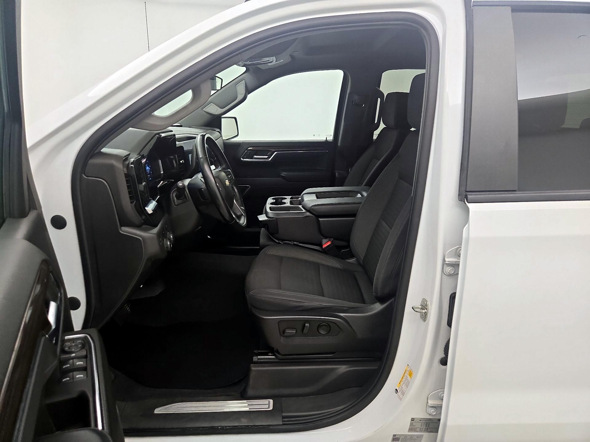 Thumbnail: 2023 Chevrolet Silverado 1500 - 11