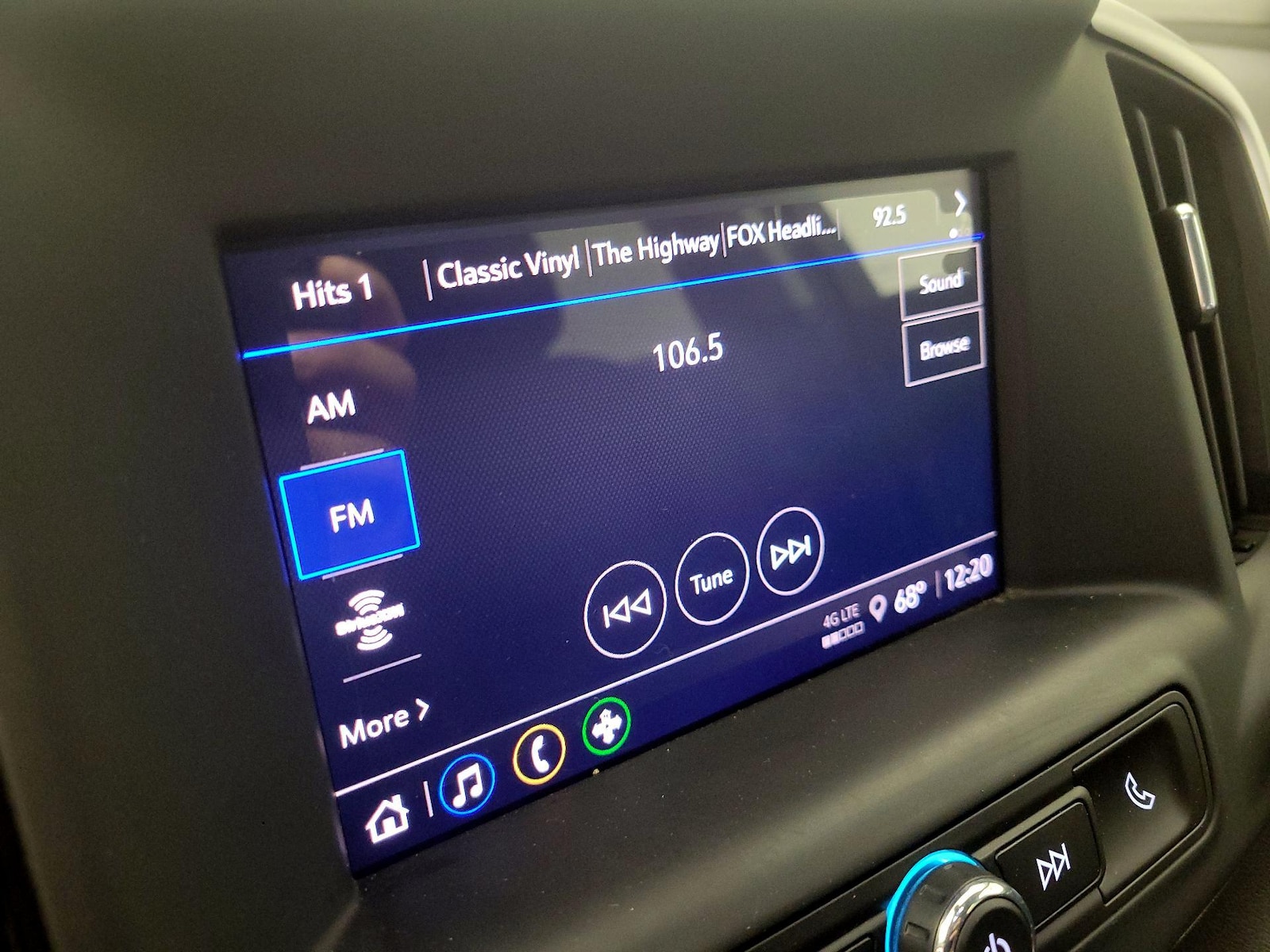 2024 GMC Terrain SLE - Photo 16