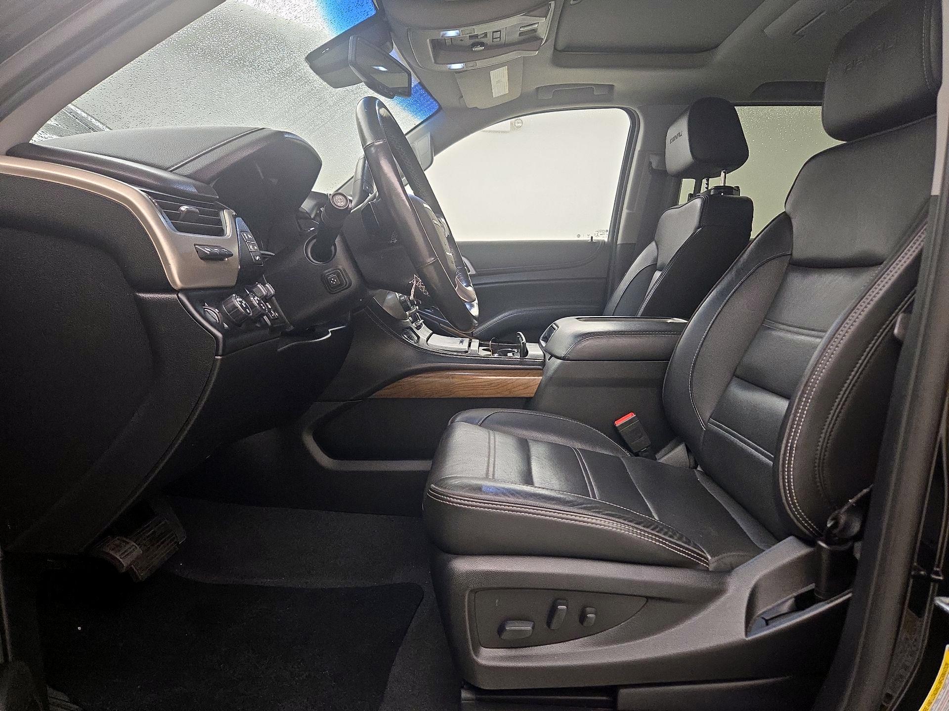 Thumbnail: 2019 GMC Yukon XL - 11