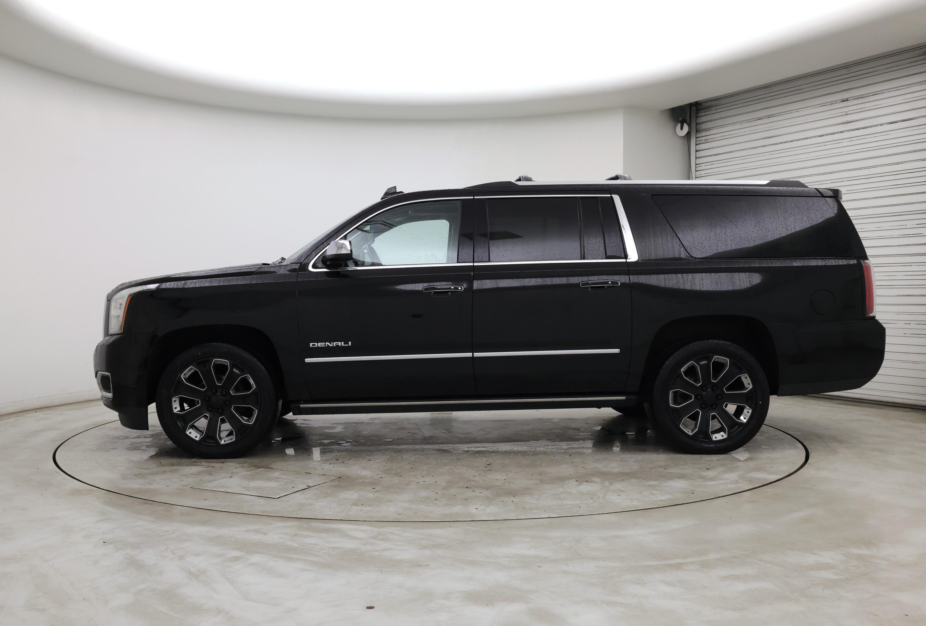 Thumbnail: 2019 GMC Yukon XL - 3