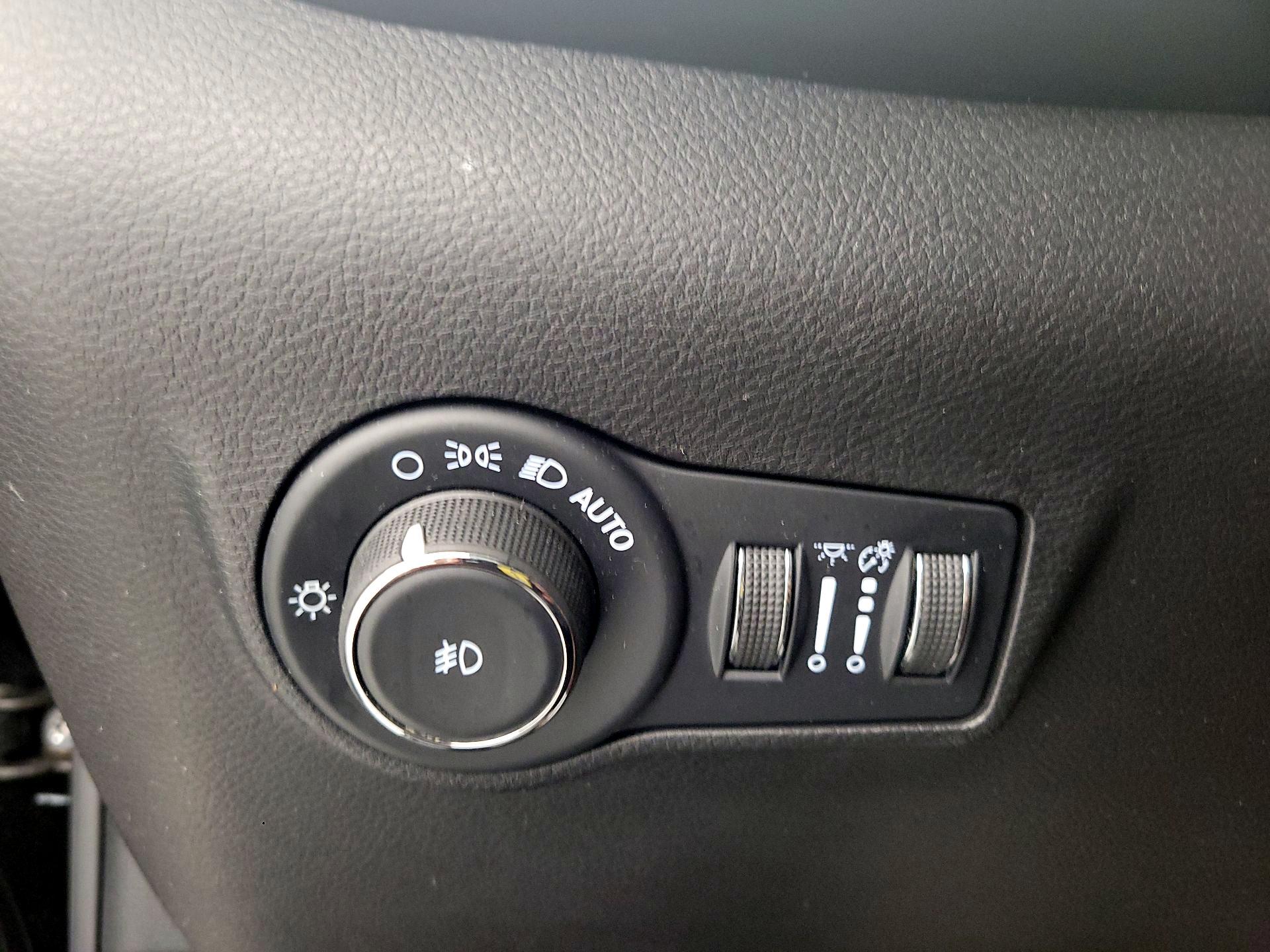 Thumbnail: 2022 Jeep Compass - 13